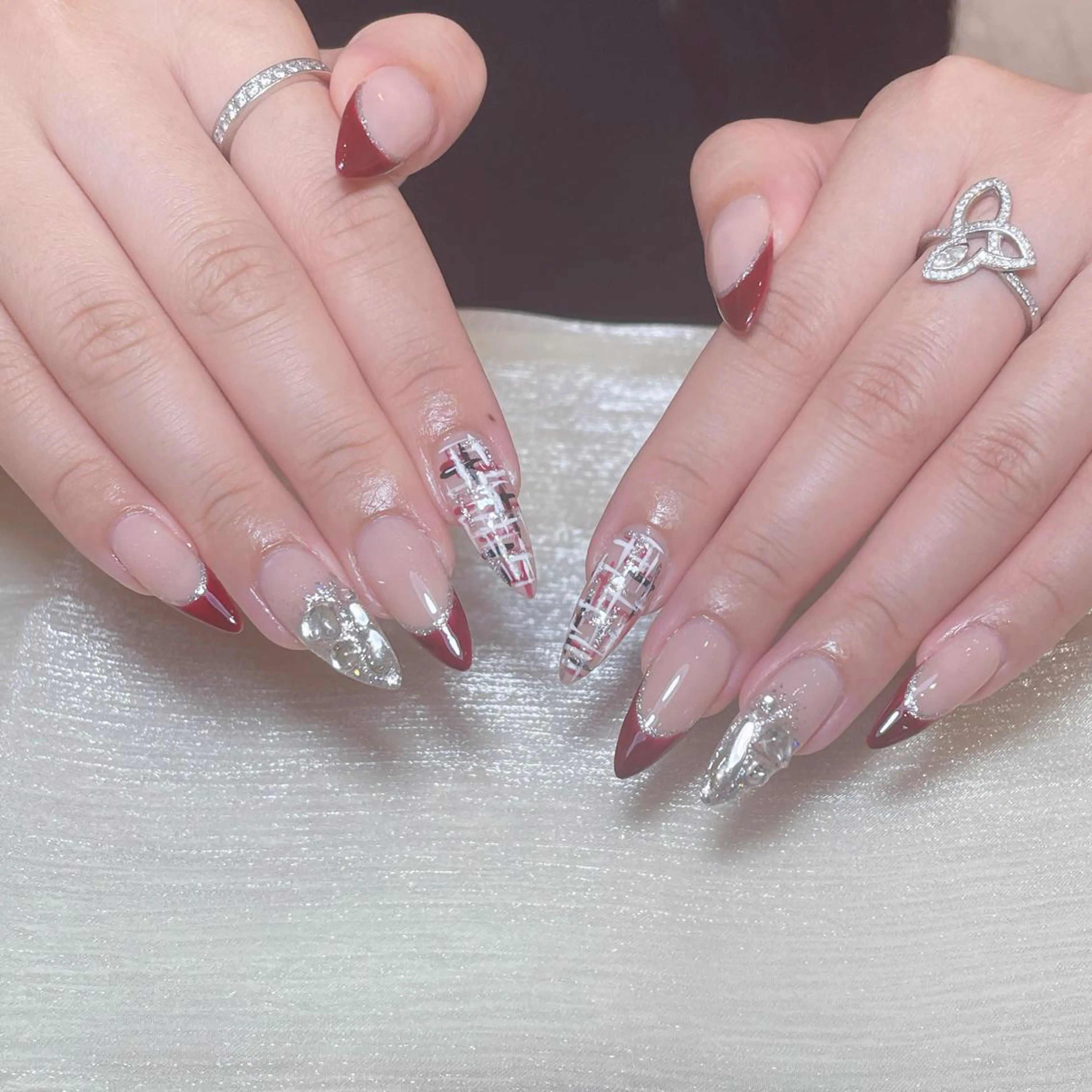 ネイル アートネイル オーロラネイル ガーリー キラキラネイル 韓国ネイル ハンドネイル DIAMOND Nail☁️のネイルデザイン
