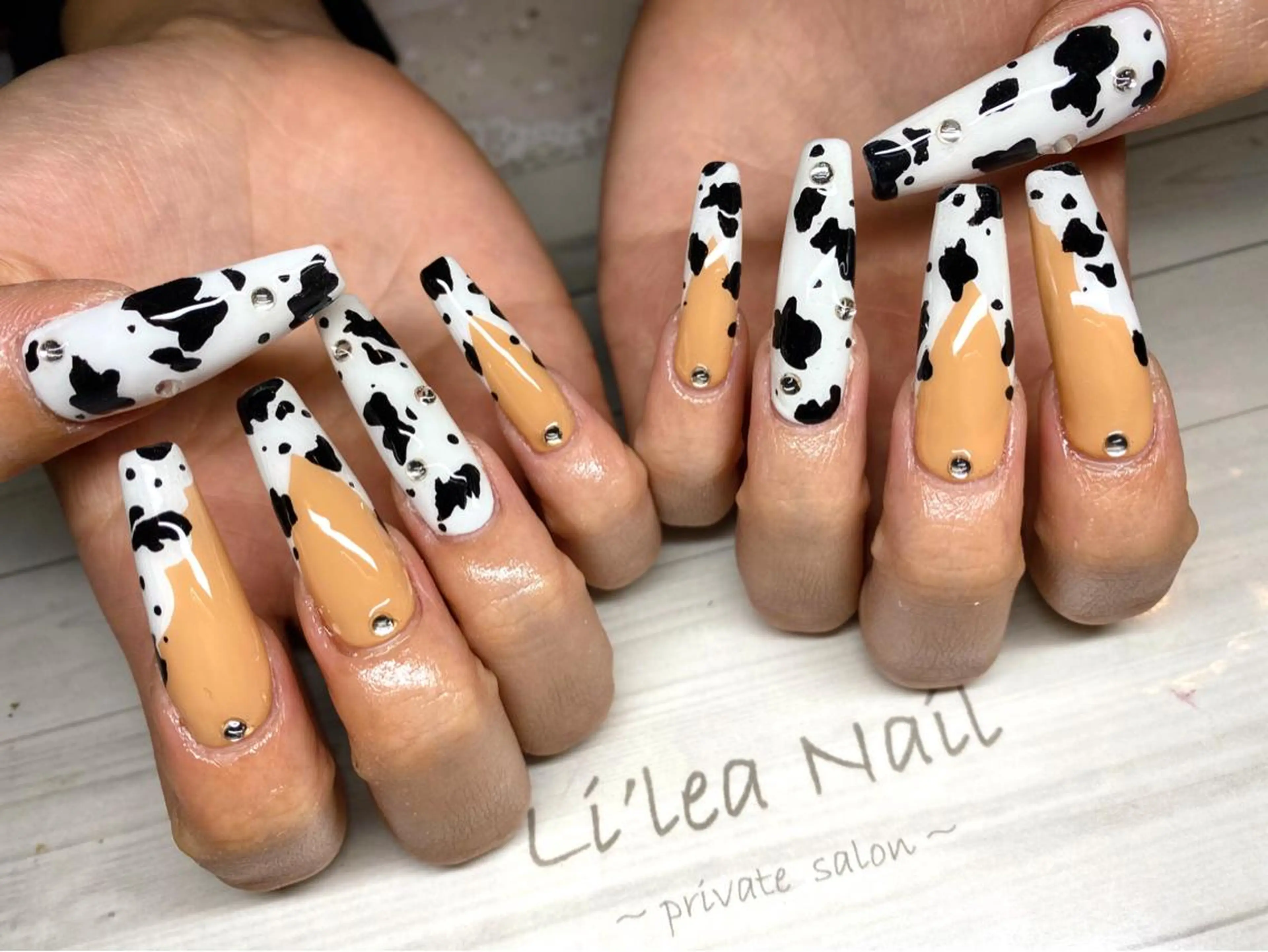 ネイル Li'leaNail AINAのネイルデザイン