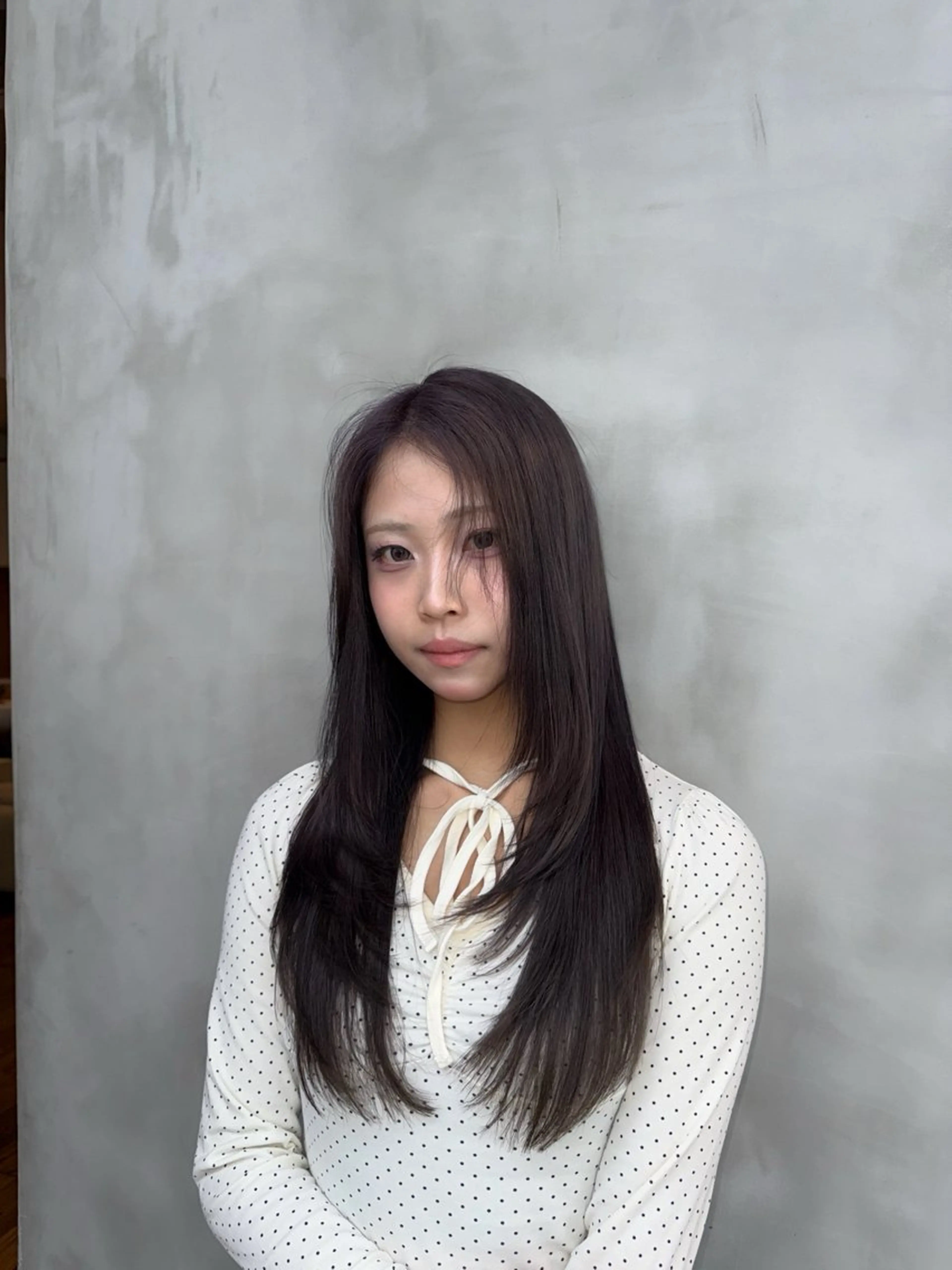 カラー ユン チェウォン NEROのヘアスタイル