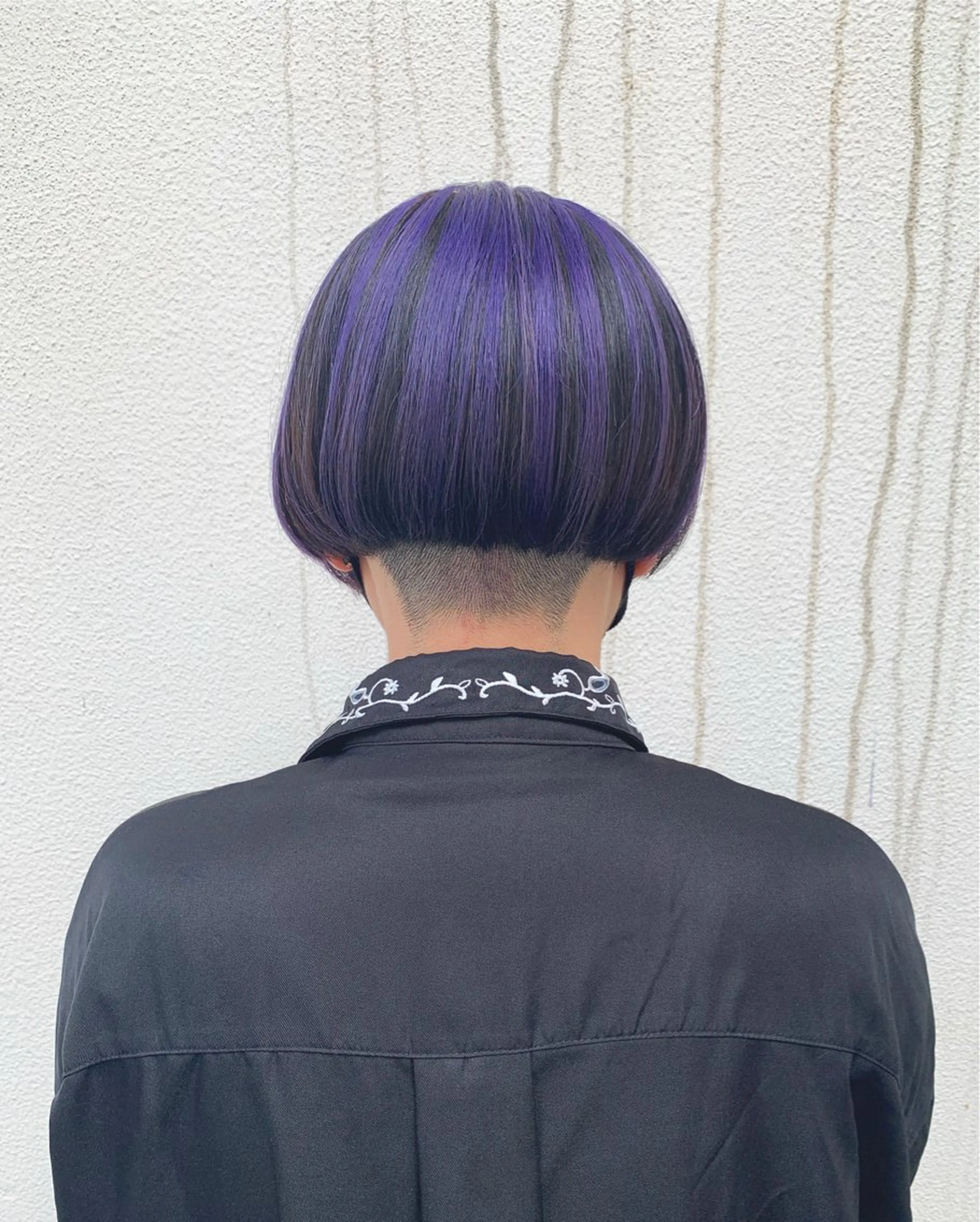 ショート カラー ヘアアレンジ ブリーチ パープルカラー ボブ 顔周りレイヤー カット❄️石川瑠青のヘアスタイル