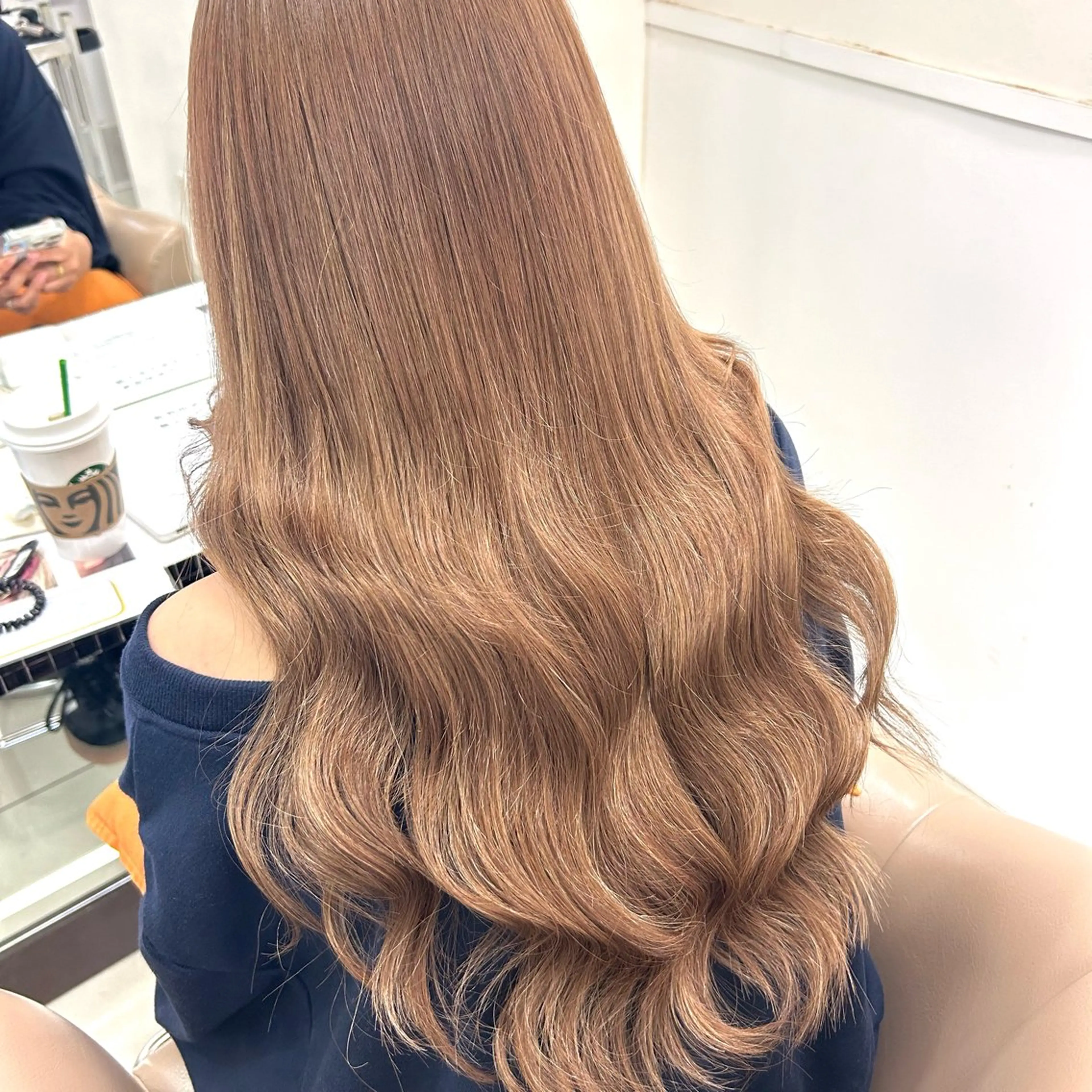 カラー ブリーチ ハイトーン👱‍♀️ エクステ/彩花のヘアスタイル