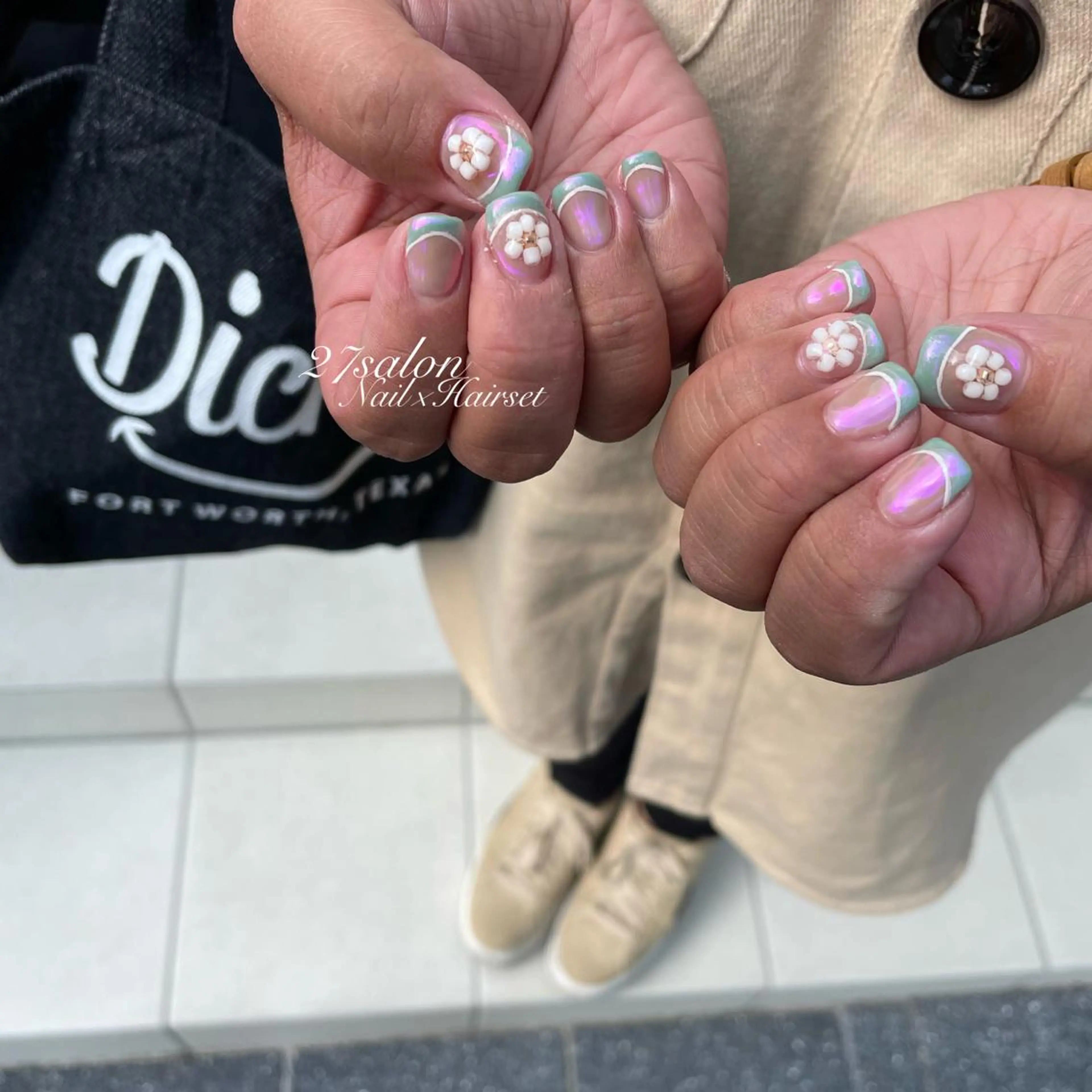 ネイル オーロラネイル フレンチネイル 韓国ネイル 27salon yuinaのネイルデザイン
