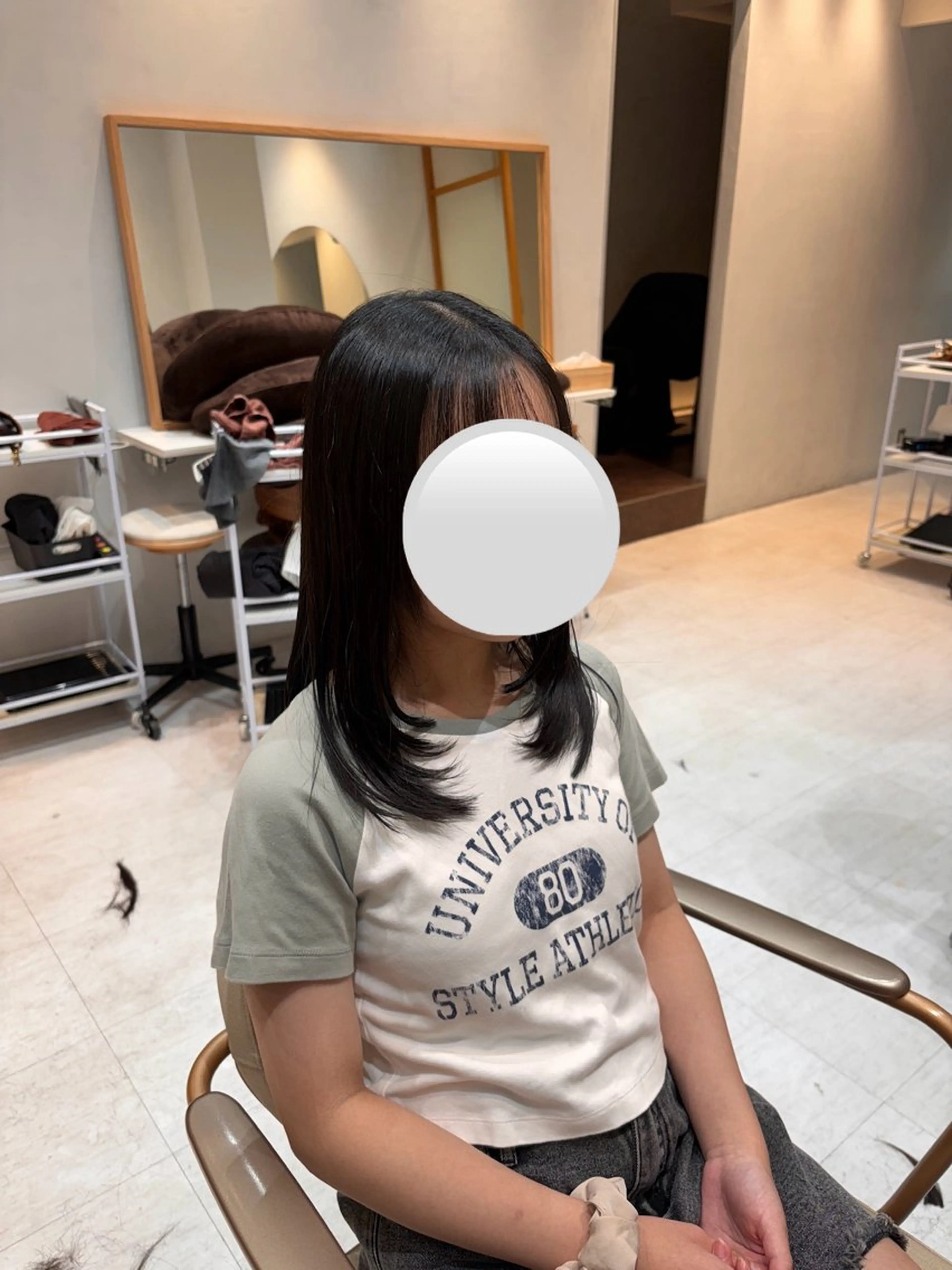 ミディアム 顔周りカット レイヤーカット 小林 琉花のヘアスタイル