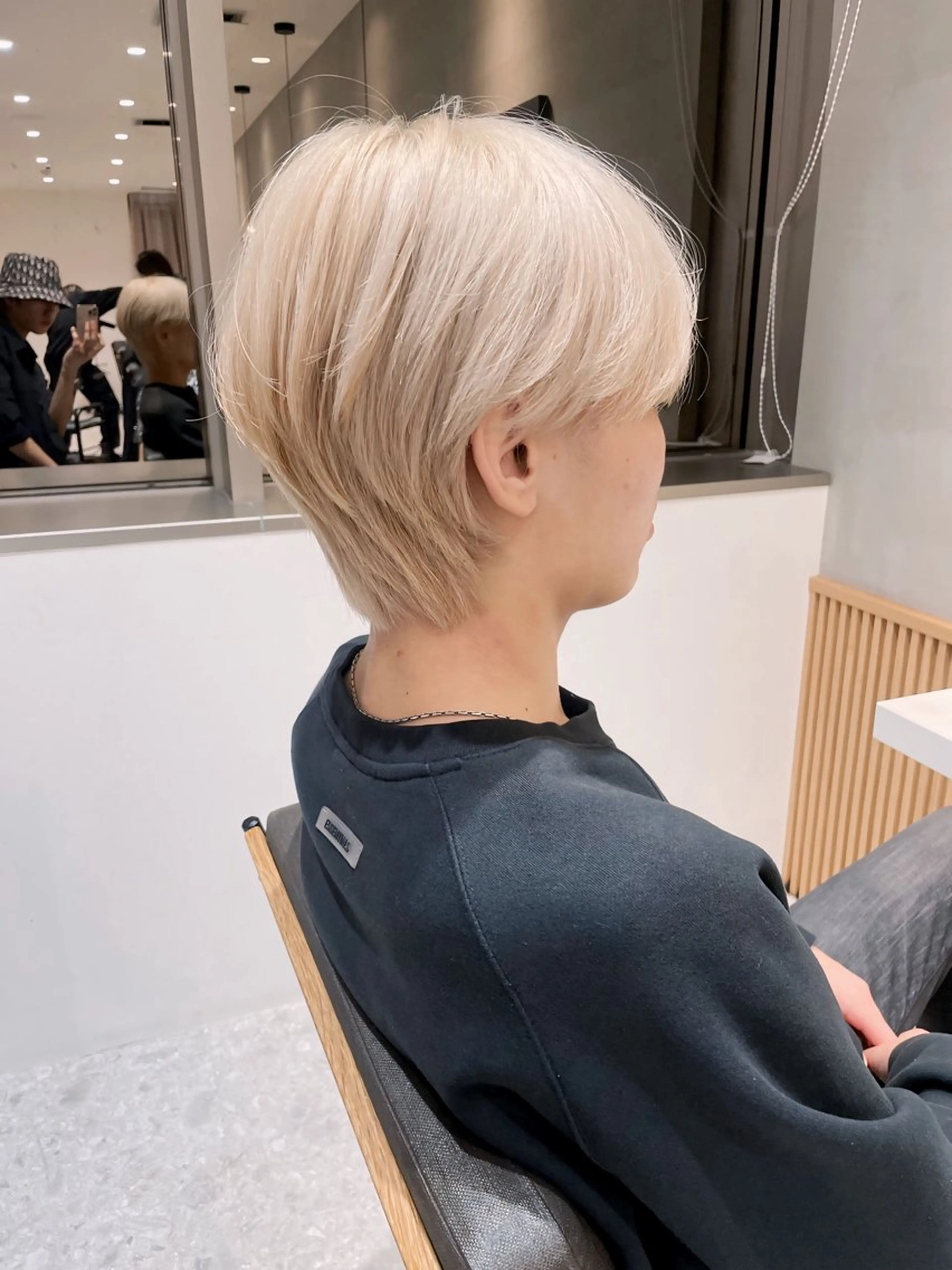 ショート カラー カット ヘアカラー トリートメント ハイトーンヘア れおん🌙のヘアスタイル