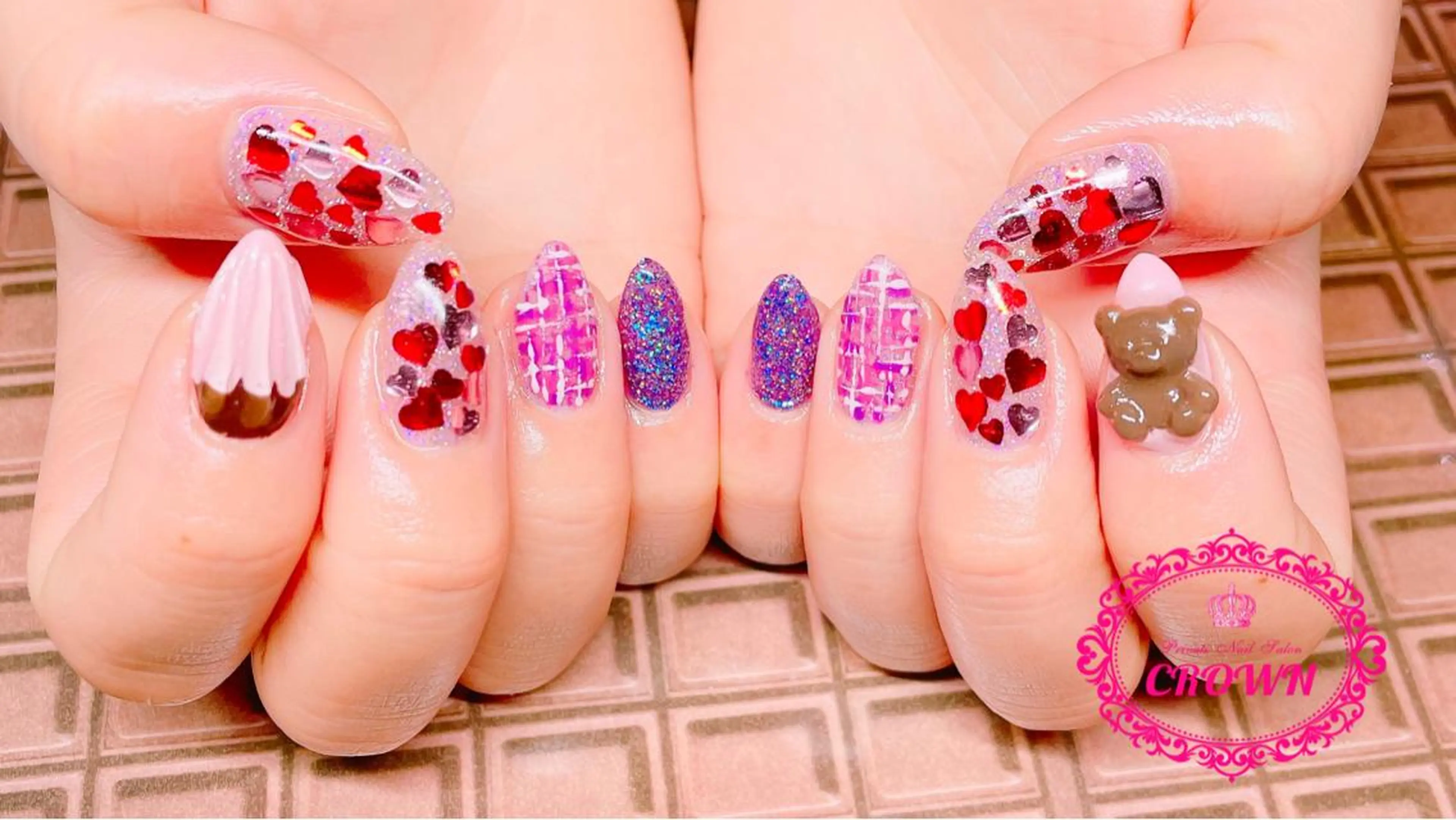 ネイル CROWN プライベートサロンのネイルデザイン