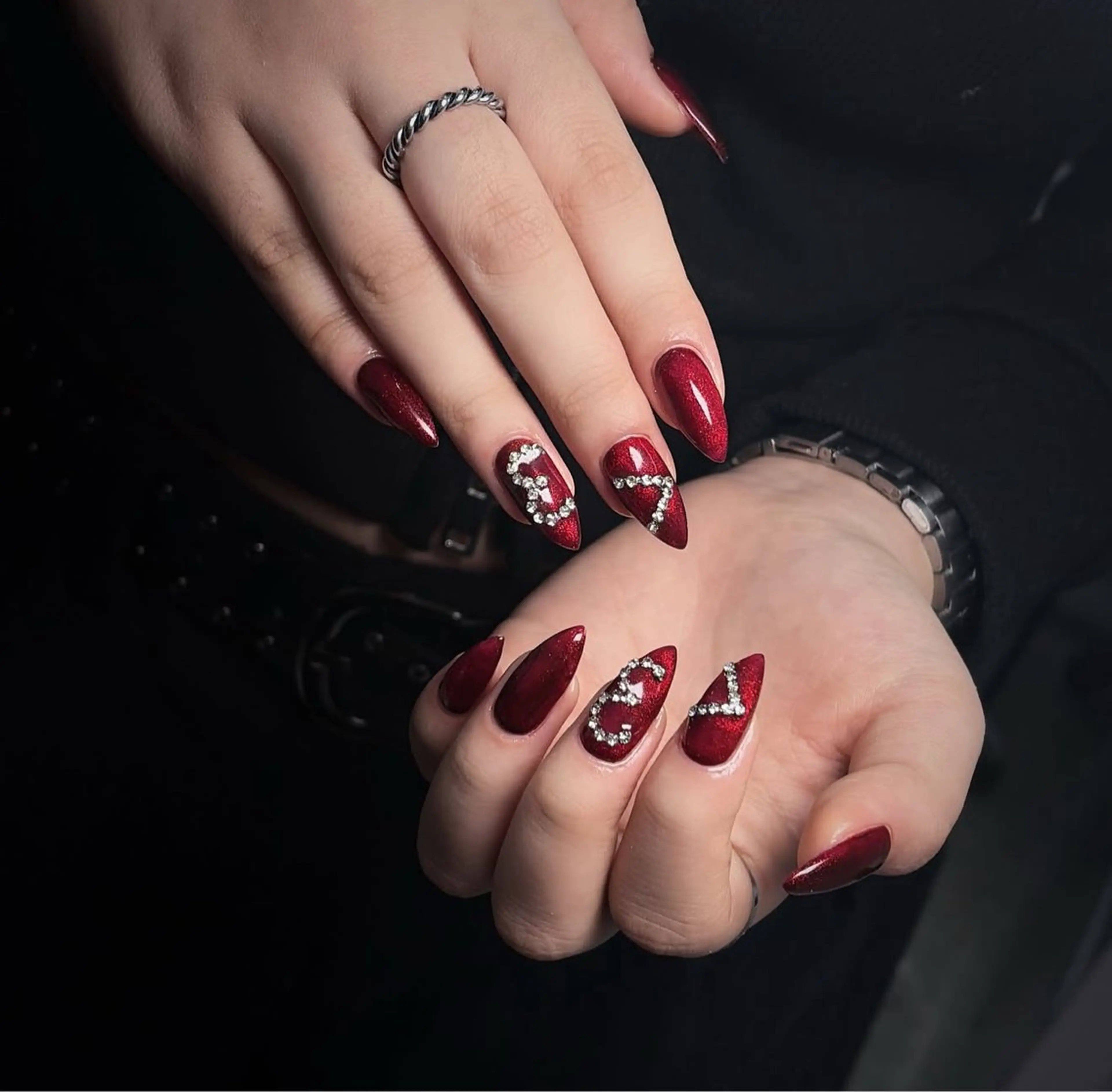 ネイル 成人式 キラキラネイル マグネットネイル ミラーネイル ニュアンスネイル ハンドネイル Lyna 池袋のネイルデザイン