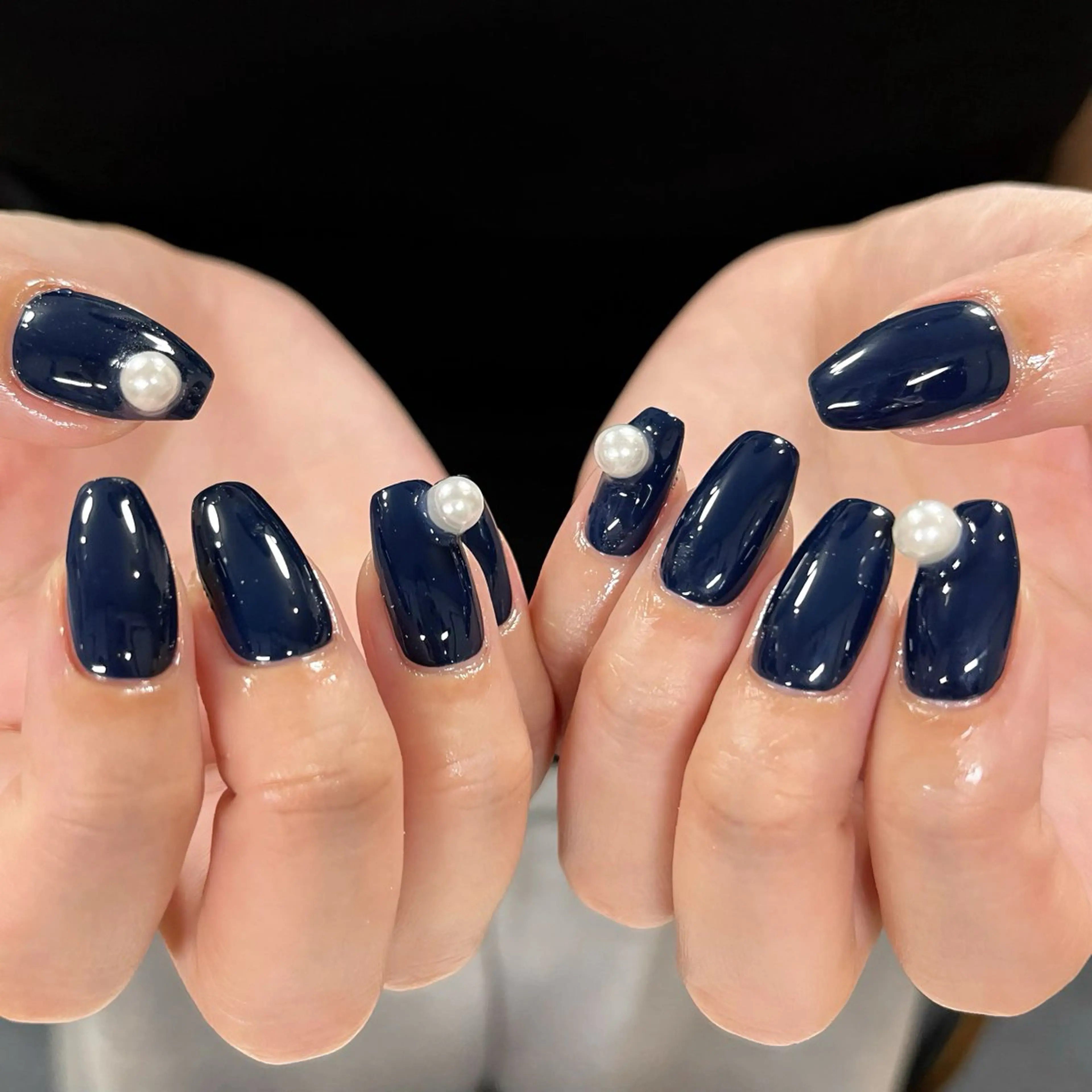 ネイル ネイビー ワンカラーネイル シンプルネイル ハンドネイル ハンドケア 🎀NAIL🎀 AI🪄︎︎◝✩のネイルデザイン