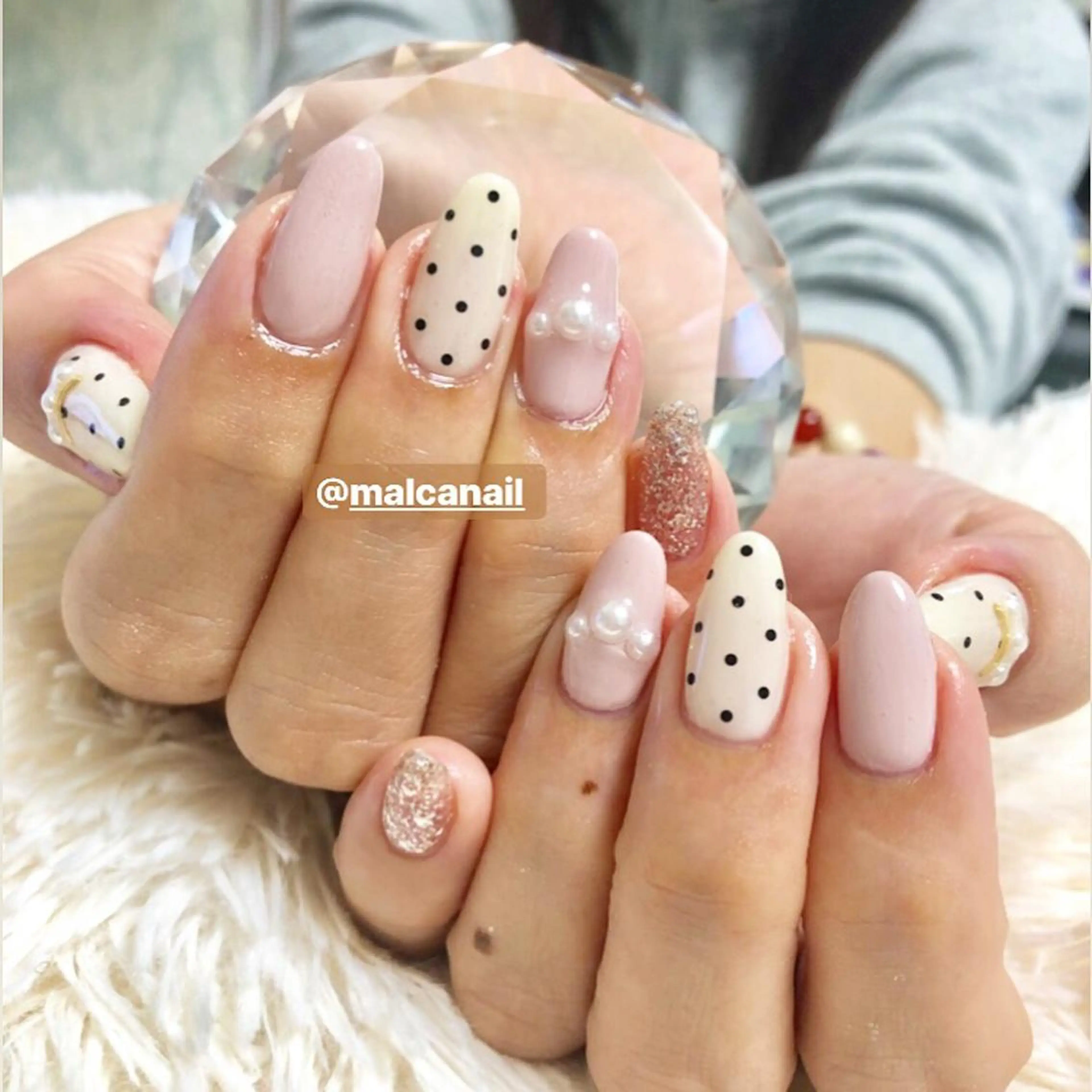 ミディアム カラー パーマ キッズ マツエク・マツパ ハンドネイル MALCAnail(マルカネイル)所属・荒木 莉奈のネイルデザイン