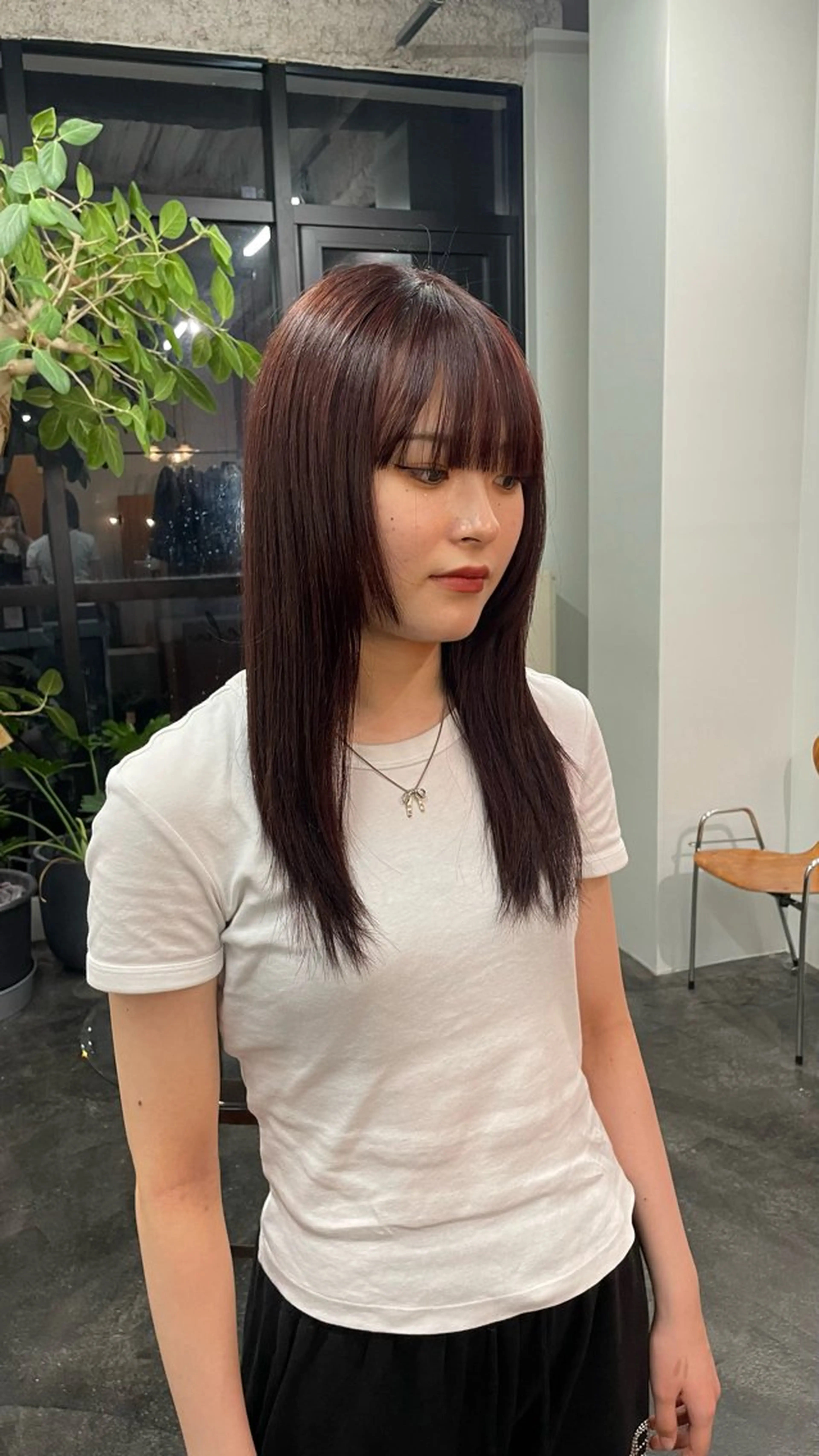 カラー ブリーチ ボルドーカラー 透明感カラー ブリーチなしカラー 都築 あんずのヘアスタイル