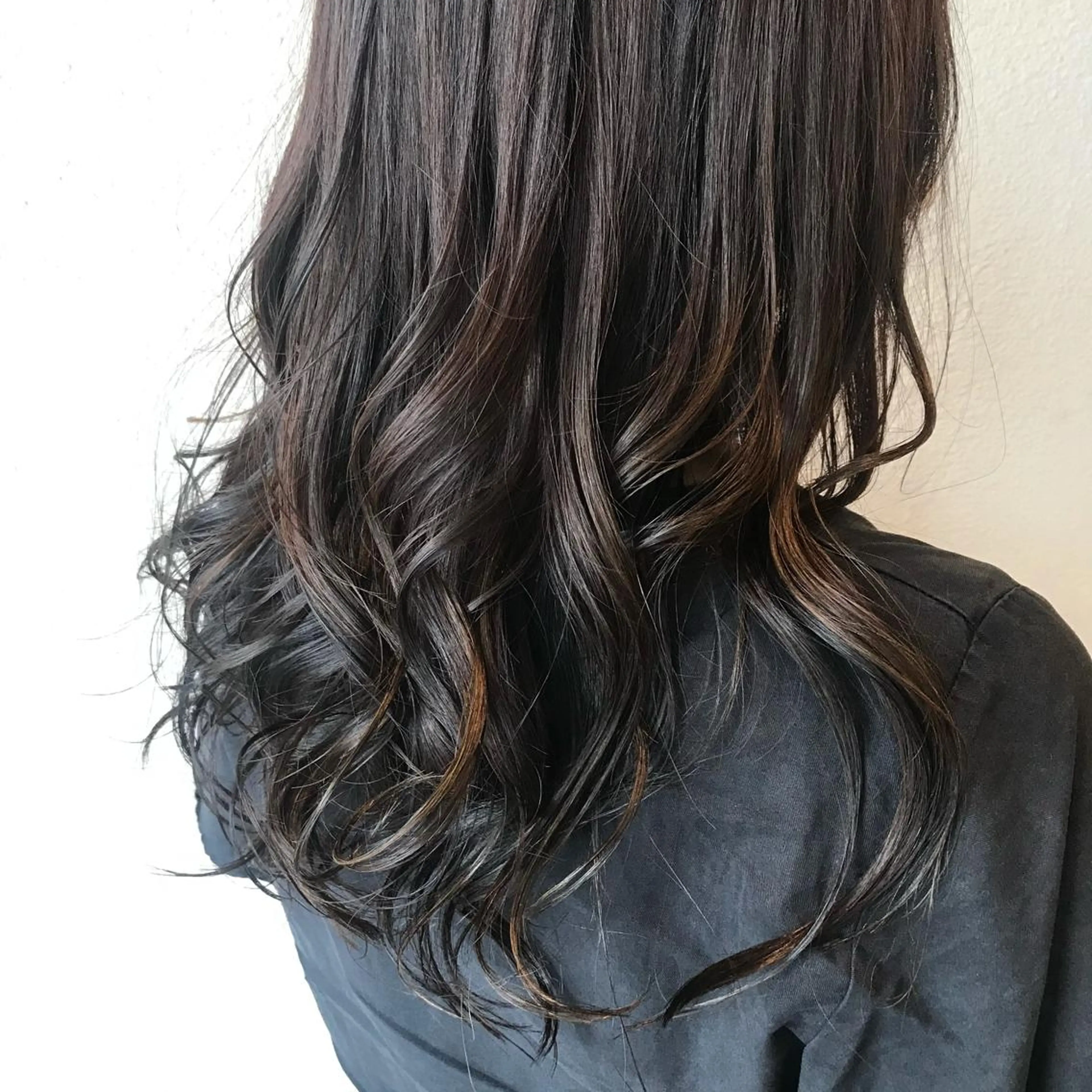 ロング カラー ハイライトカラー ハイライト CRE'PS HAIR HIMAWARI所属・山本 大智のヘアスタイル