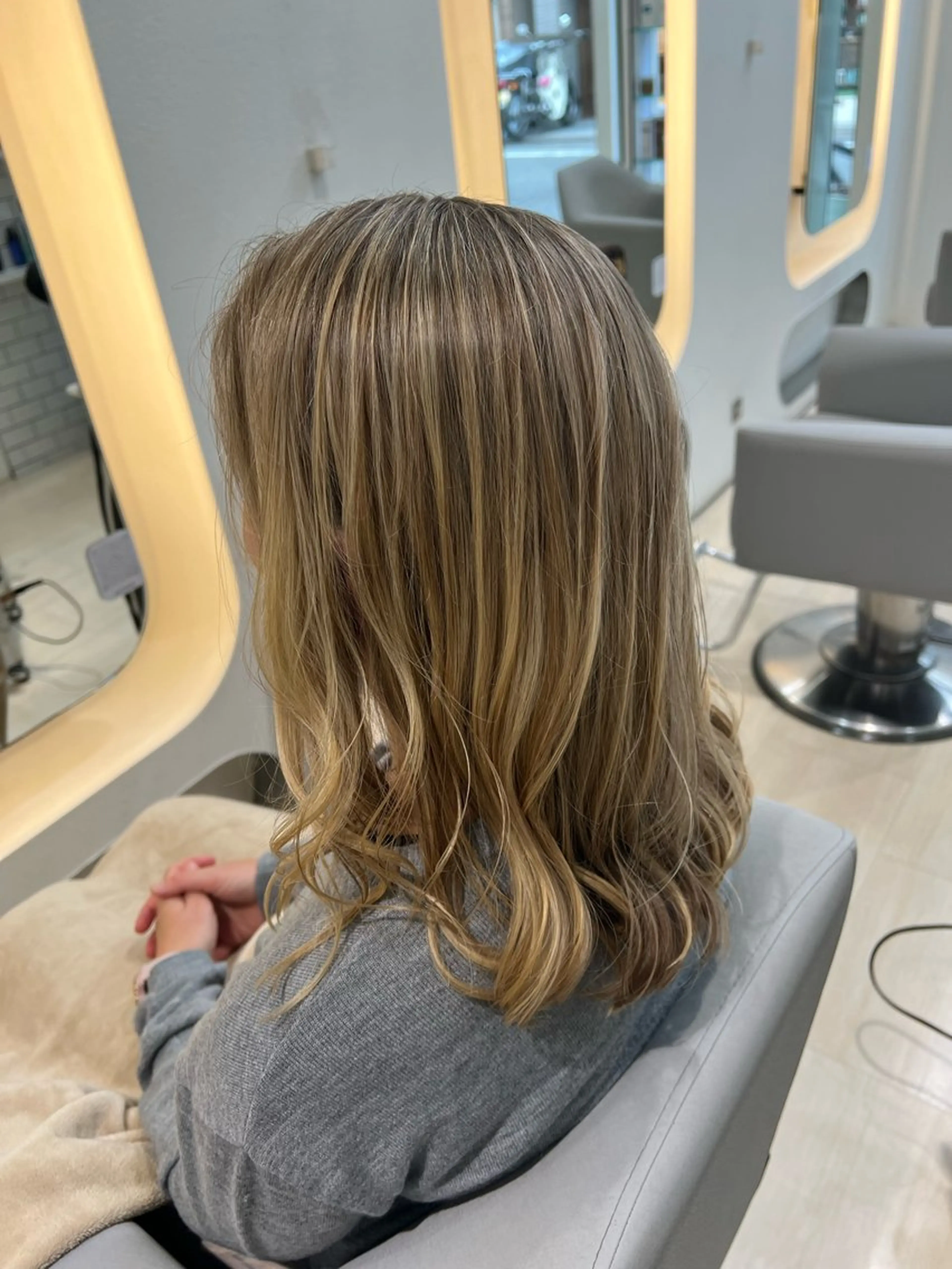 ミディアム カラー ヘアカラー トリートメント 堀井 凌平のヘアスタイル