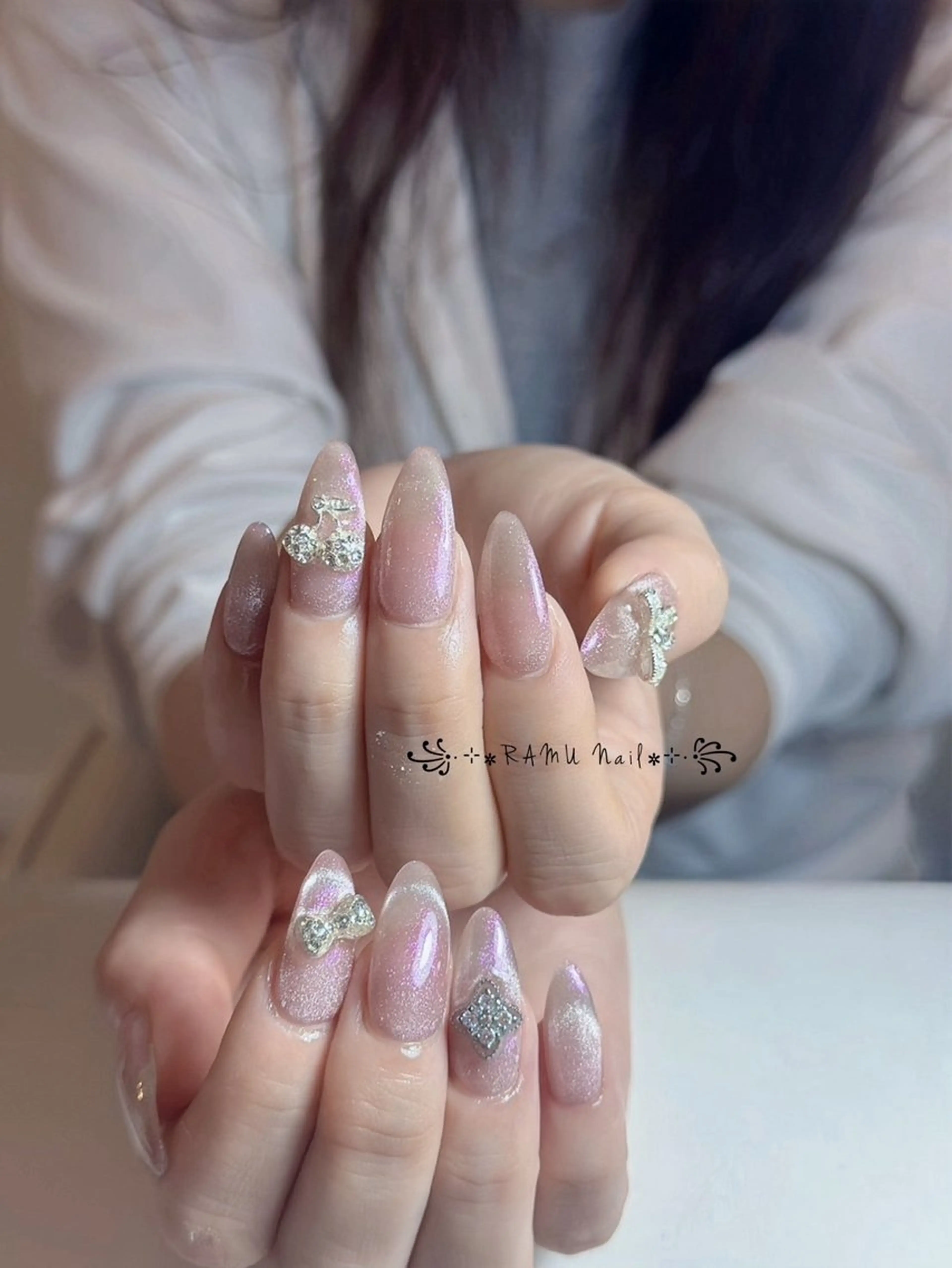 ネイル キラキラネイル マグネットネイル ミラーネイル ピンク 夏ネイル ハンドネイル RAMU Nail 恵比寿店のネイルデザイン