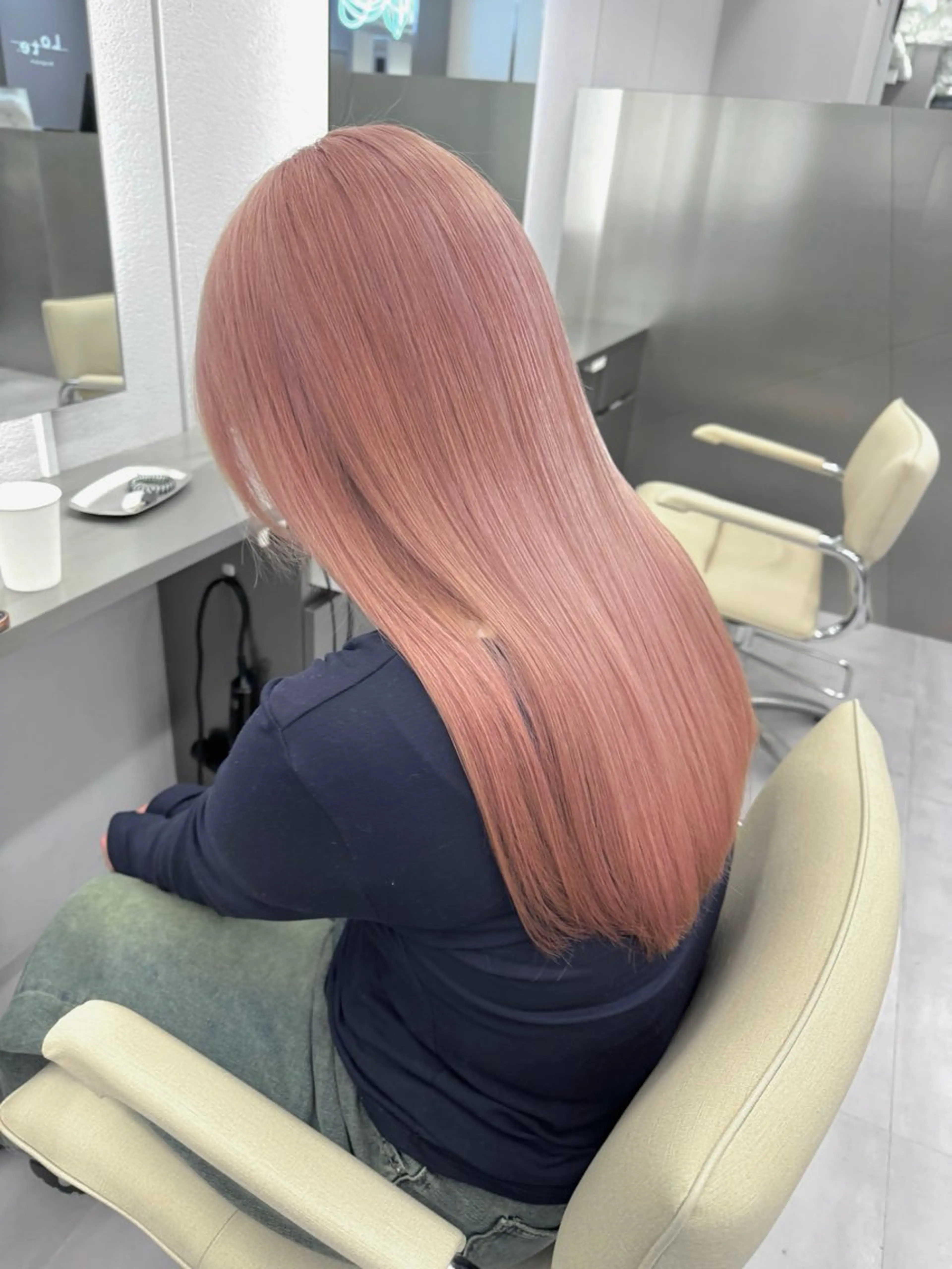 ロング カラー 切りっぱなしボブ バレイヤージュ ベージュカラー ブリーチ ブロンド ヘアカラー hono🐬カラー 特化/ハイトーンのヘアスタイル