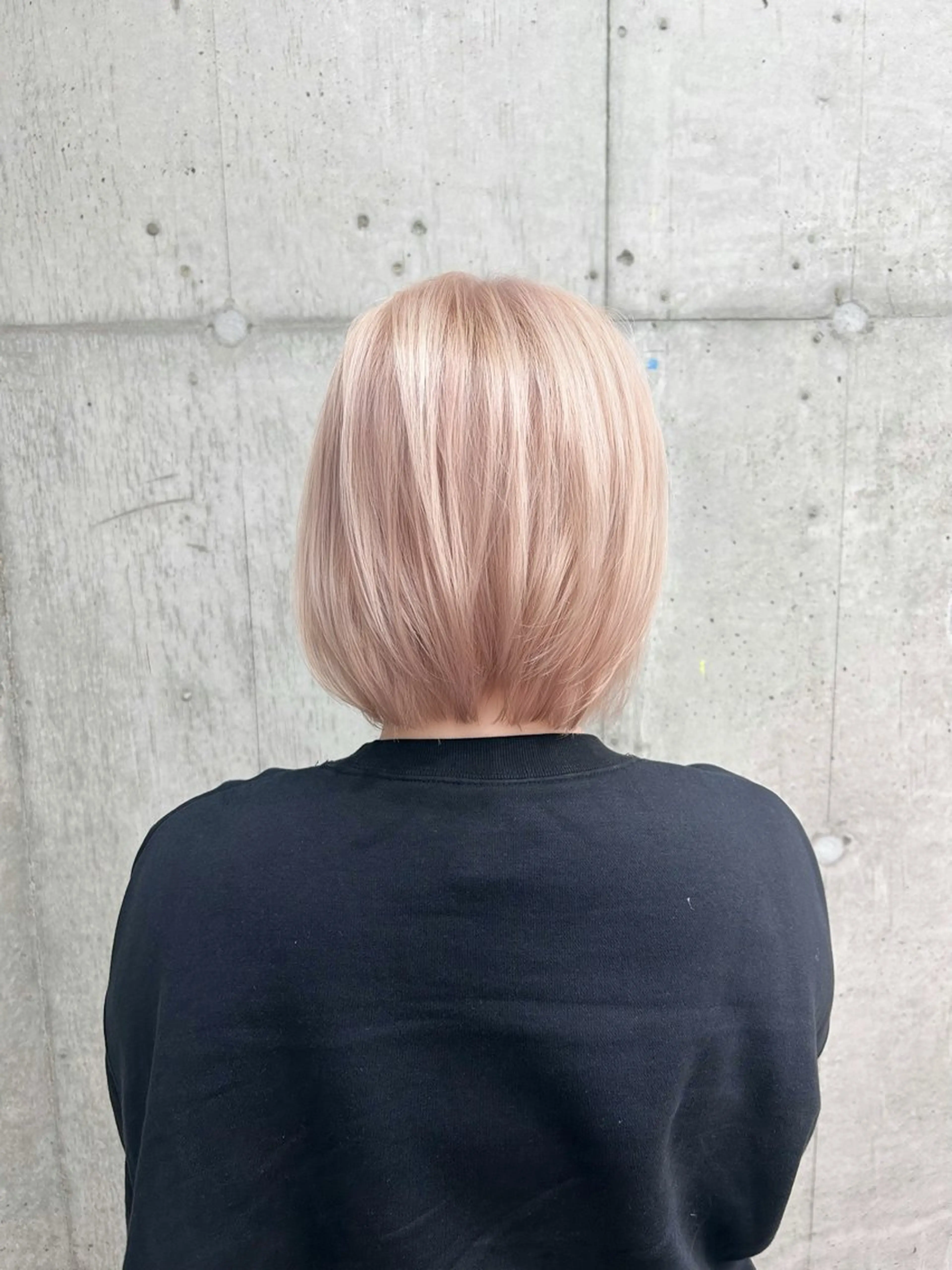 ミディアム 立川ブリーチ ピンク宮崎のヘアスタイル