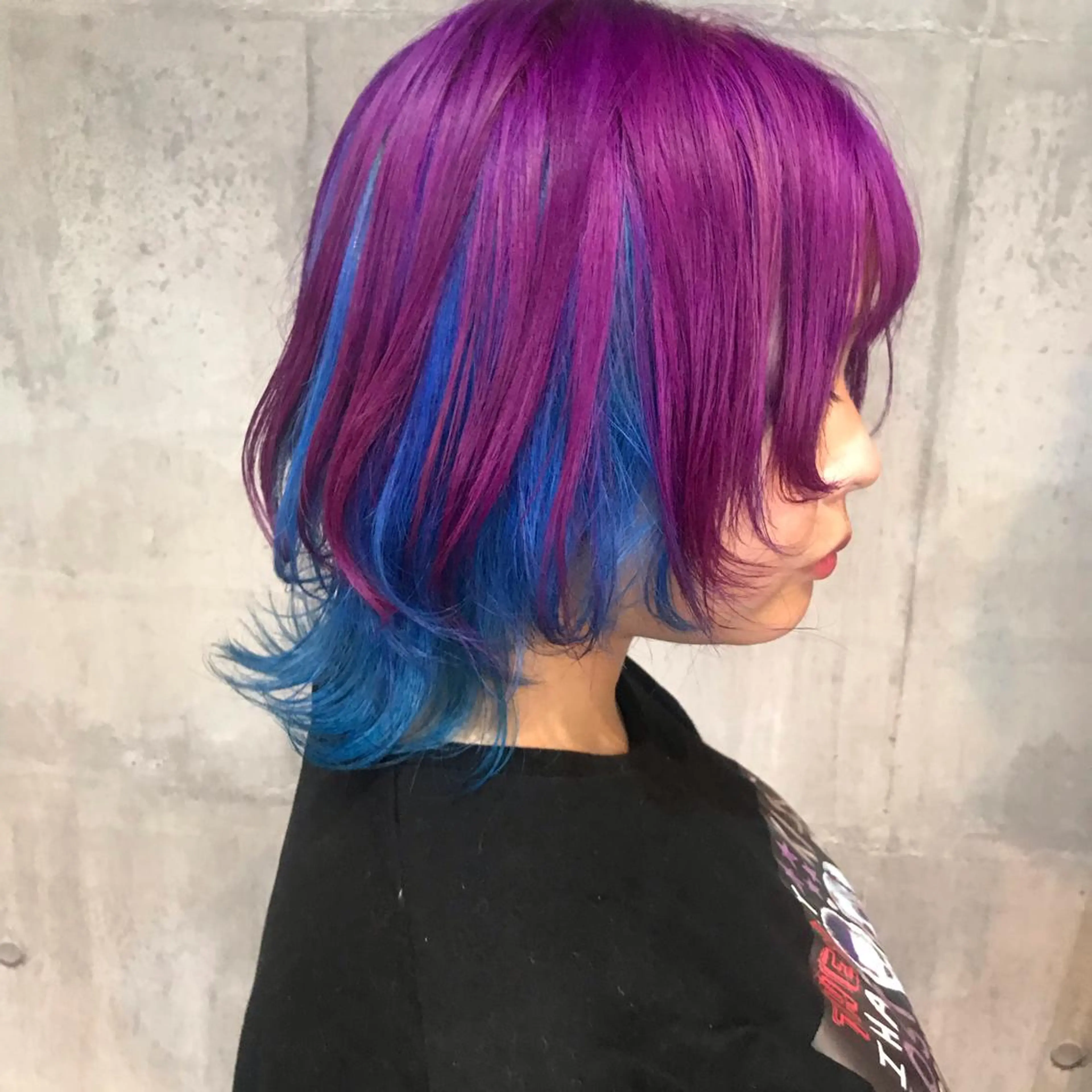 ミディアム カラー ツートーンカラー ウルフカット ホワイト&レイヤーカ ットエクステ長畠俊輔のヘアスタイル