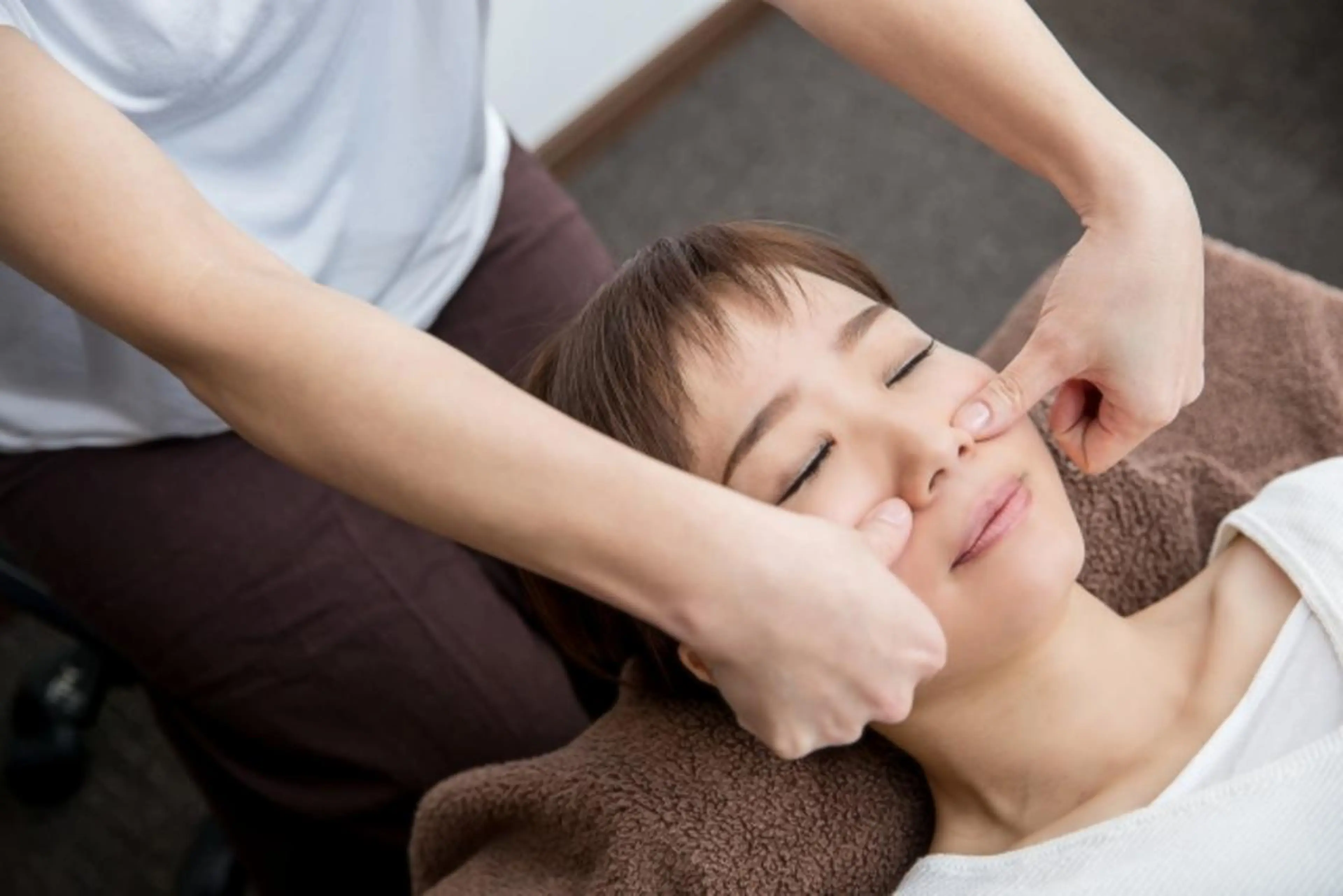 【新規女性限定】完全小顔整体（メディセル機器(筋膜リリース)＋刺さない鍼＋パック＋リンパマッサージ＋ヘッド)40分の写真