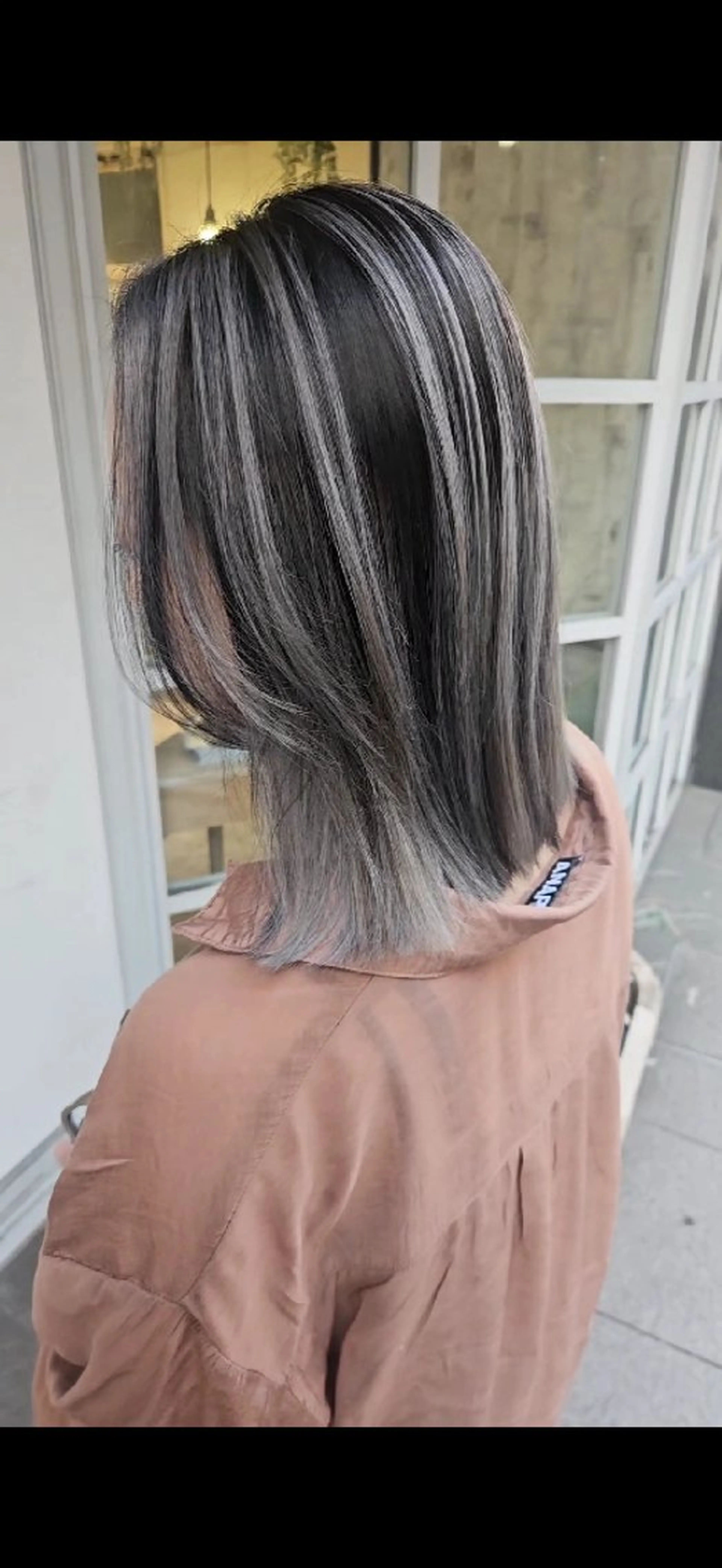 ミディアム ハイライト レイヤーカット ヘアカラー cherie所属・バレイヤージュ/ ハイライト/大内格のヘアスタイル