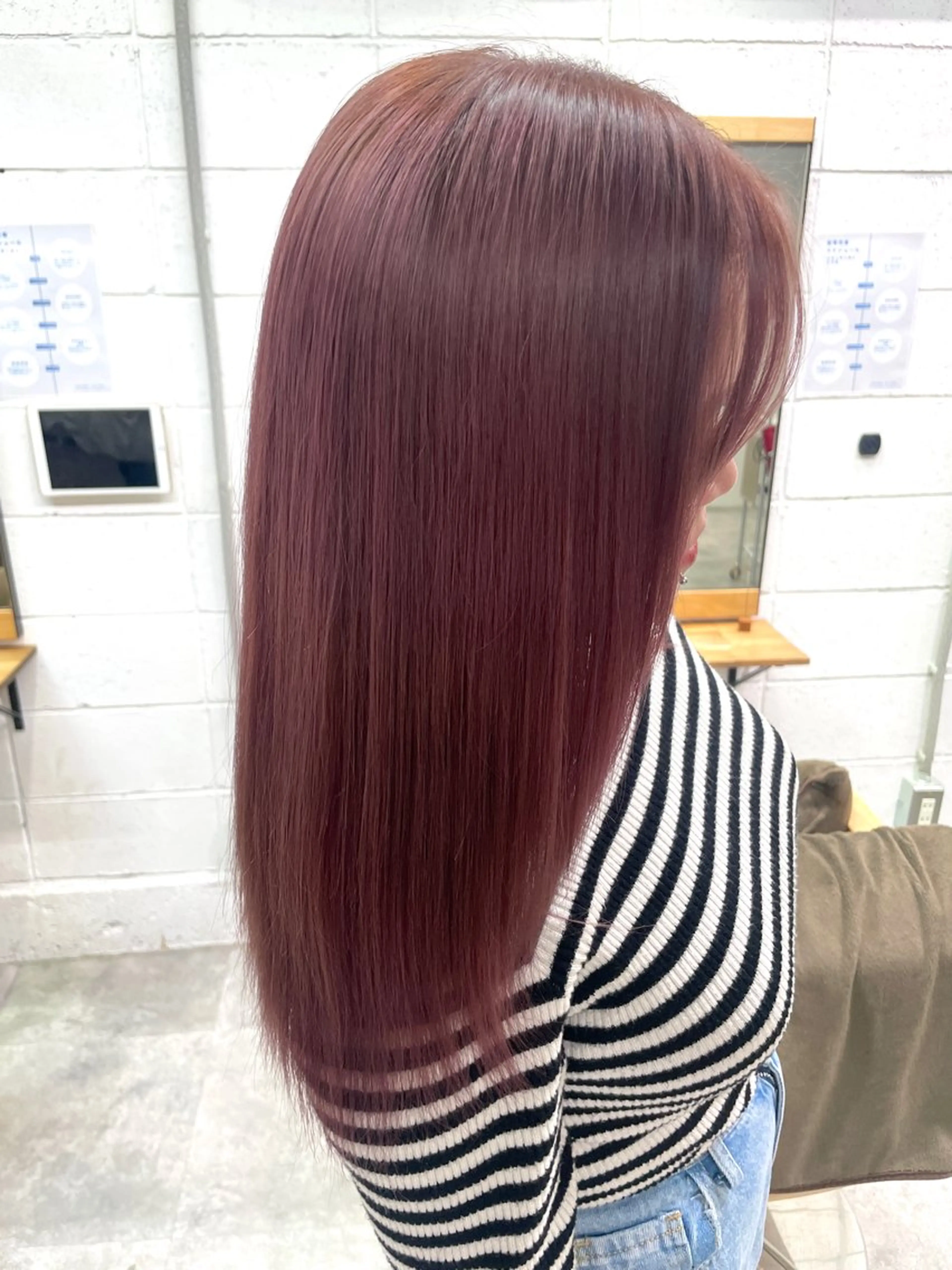 カラー 見奈美 凜のヘアスタイル