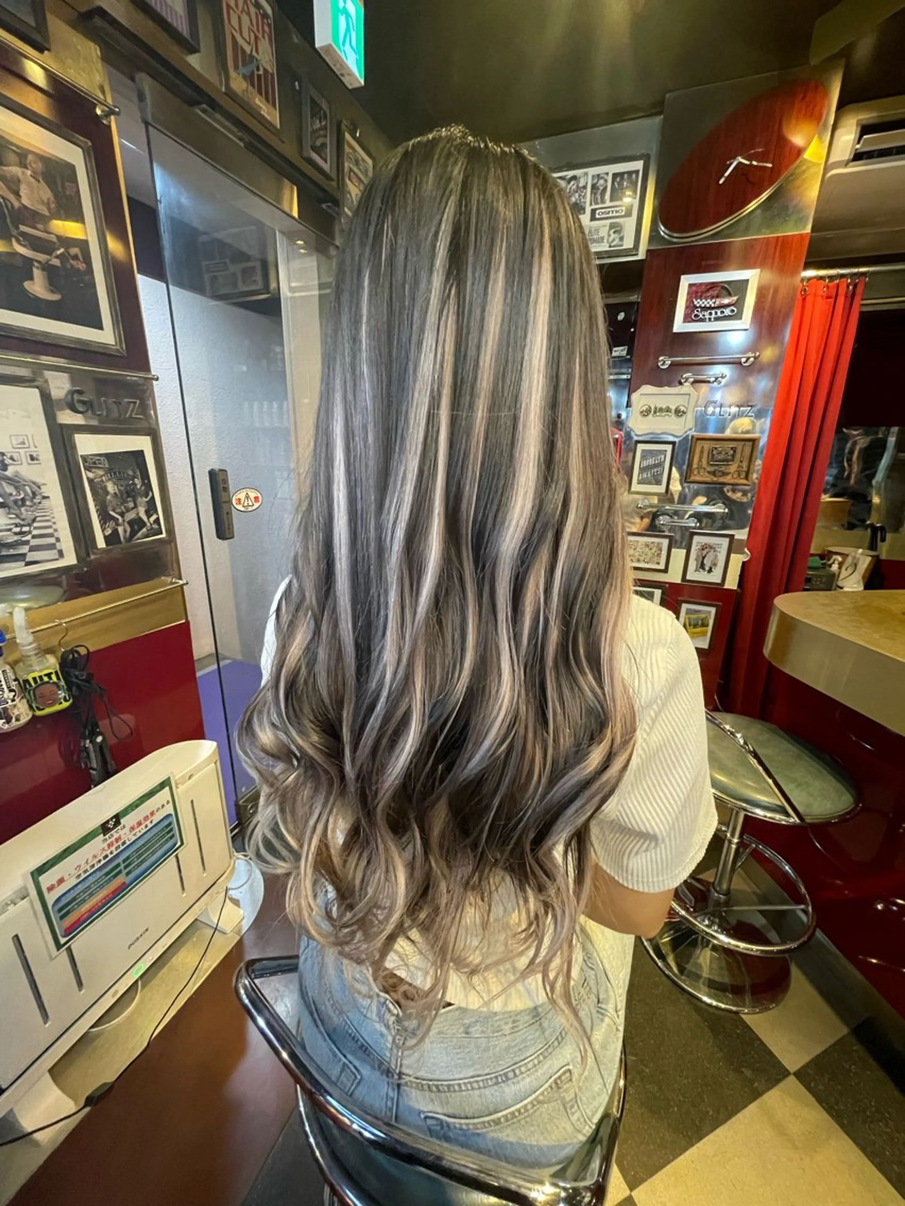 ロング カラー バレイヤージュ グレージュ エクステ レイヤーカット 👑派手髪/カット 👑ANRYのヘアスタイル