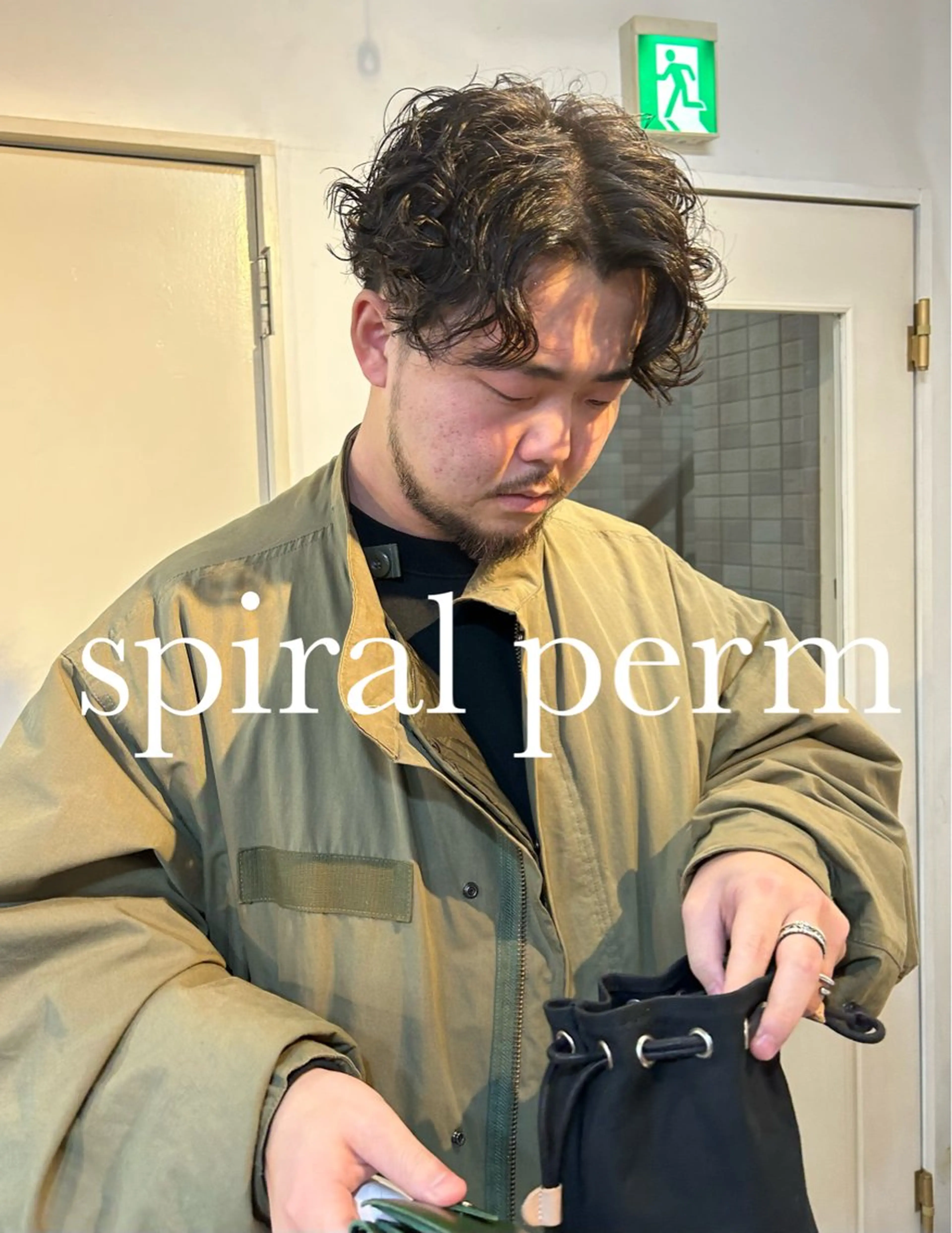 ショート パーマ メンズ メンズブリーチ メンズハイライト メンズインナーカラー メンズパーマ プードルパーマ charme所属・💈メンズ特化美容師 ✂︎伊藤大輝💈のヘアスタイル