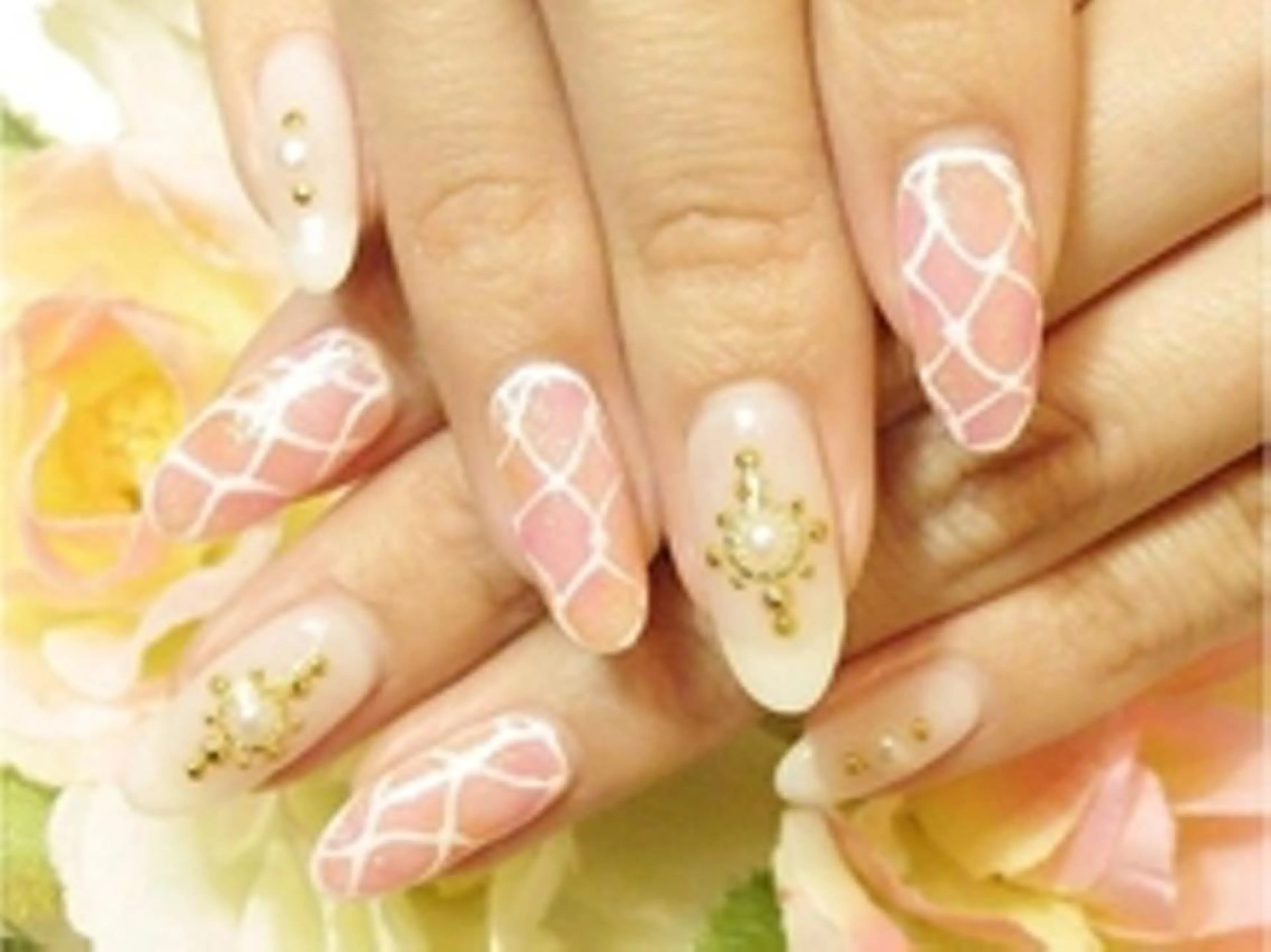 ネイル Nest 三田のマツエク・マツパデザイン