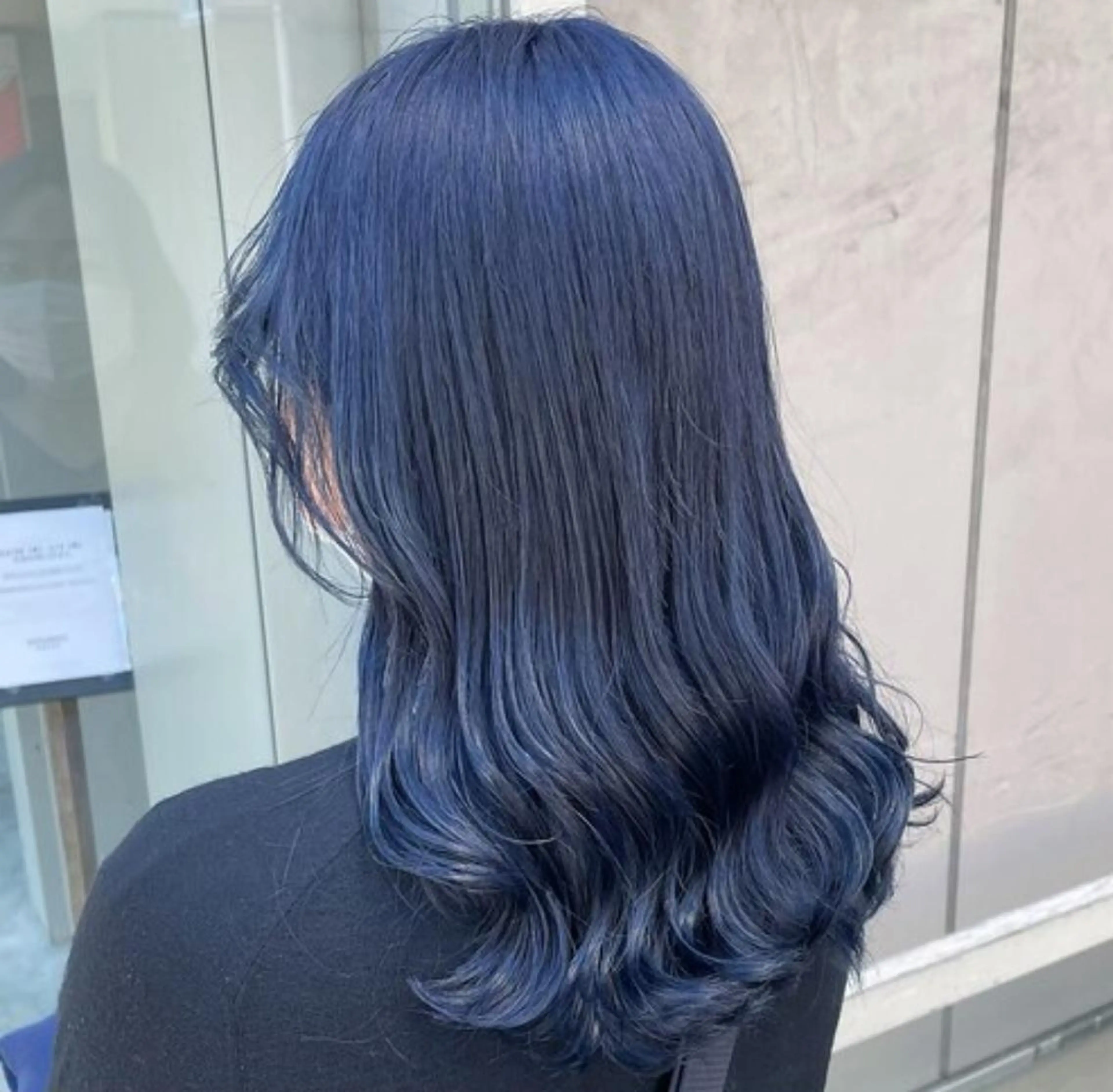 セミロング カラー ブリーチ ブルーカラー 透明感カラー 🌈カラーとエクステ 🌈のヘアスタイル