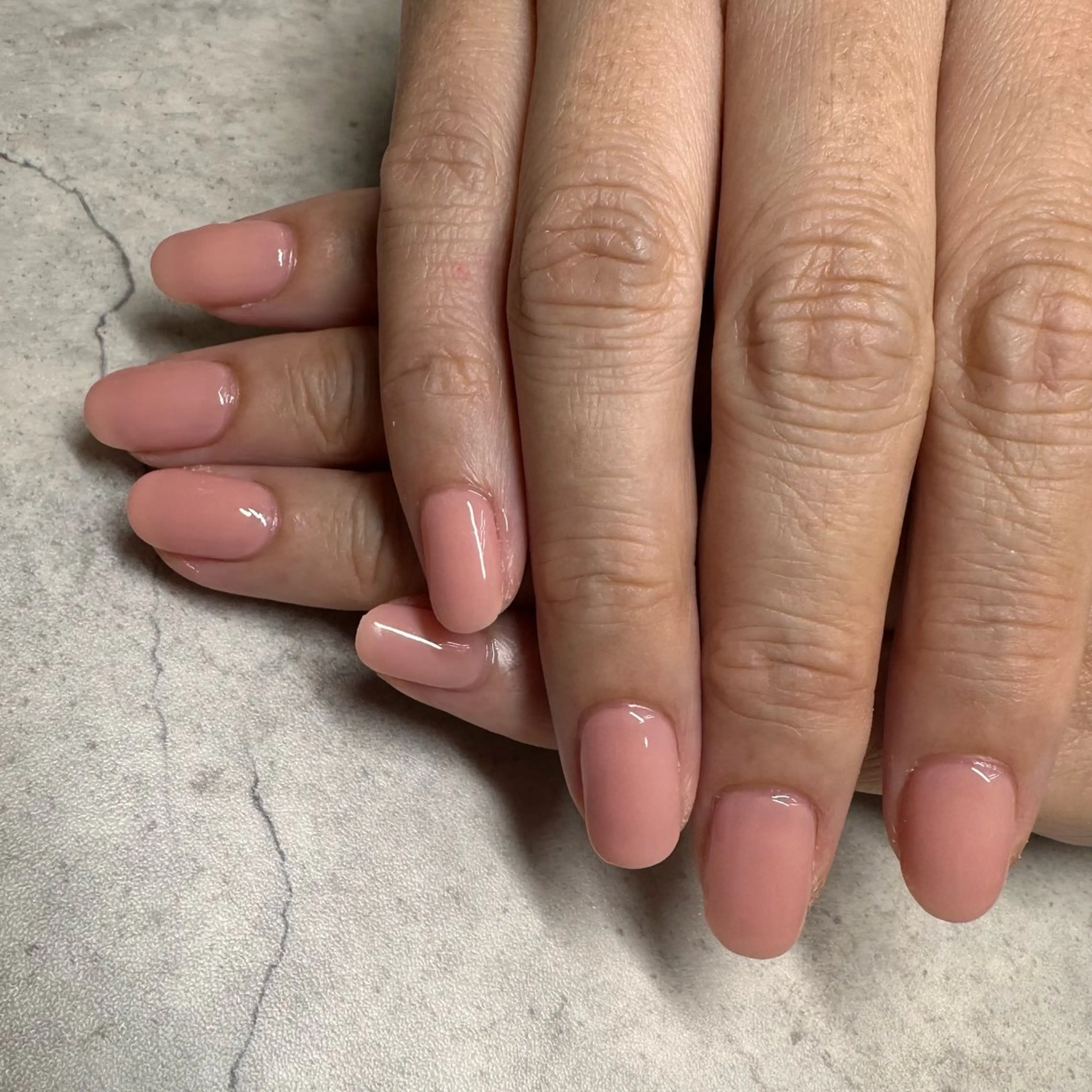 ネイル ブラウン ワンカラーネイル シンプルネイル ハンドネイル ハンドケア RaLa（ネイル&アイラッシュ）所属・🫧RaLa ⭐︎AYAKA🫧のネイルデザイン