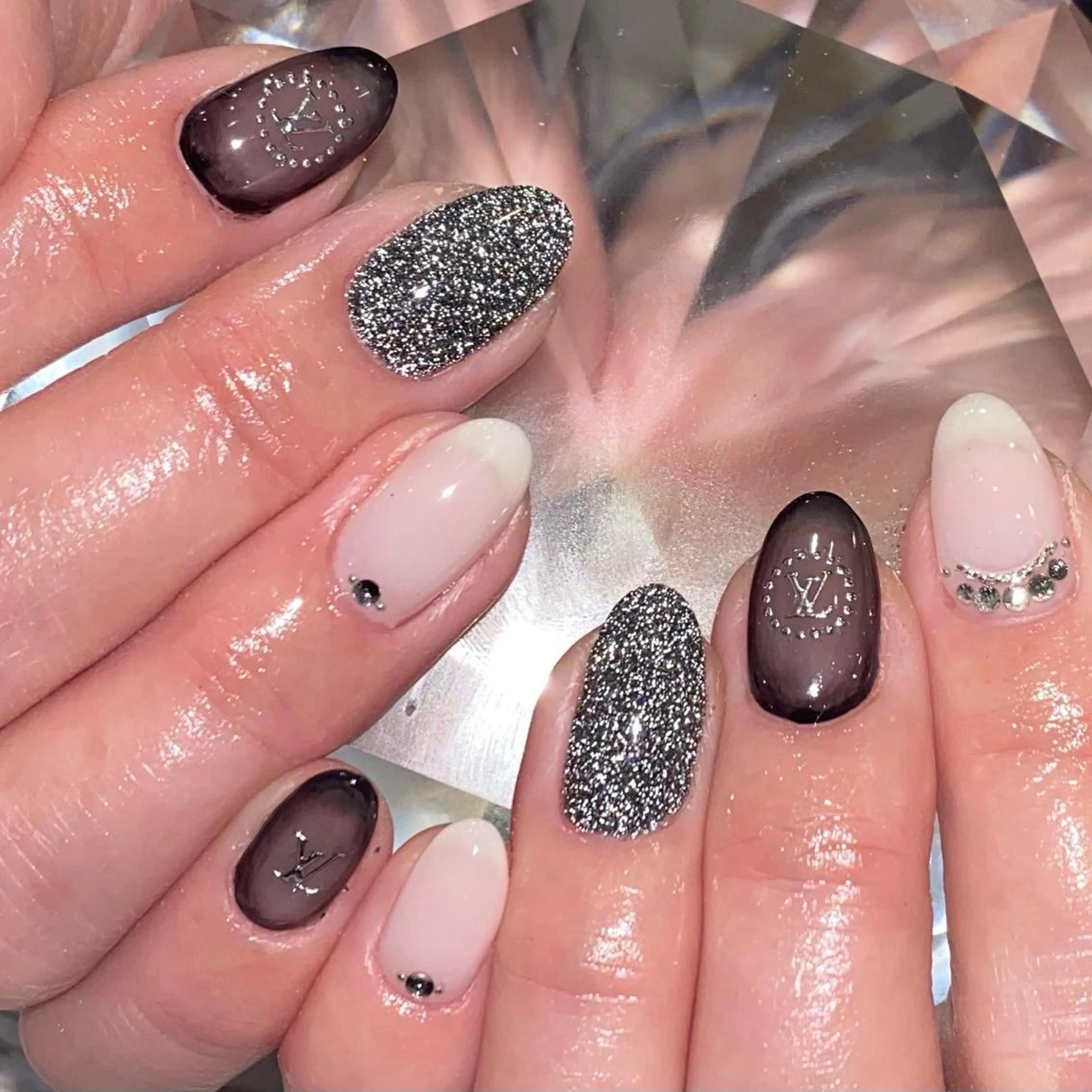 ネイル LINOAH所属・LINOAH NAILのネイルデザイン