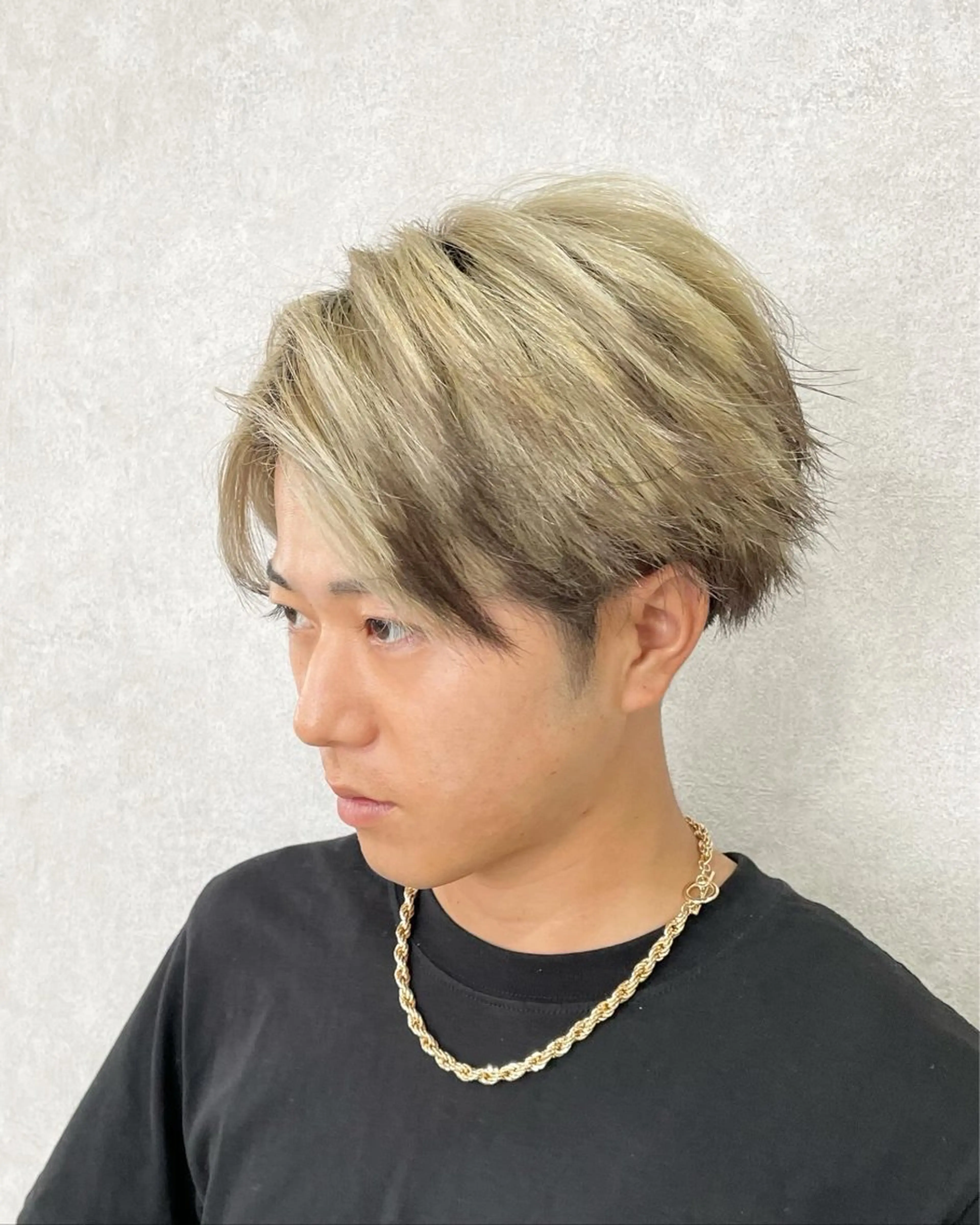 ミディアム カラー ヘアアレンジ メンズ メンズブリーチ ブリーチ カット ヘアカラー トリートメント ヘアセット シェアサロン〜糸ito〜所属・Hiro ヒロのヘアスタイル