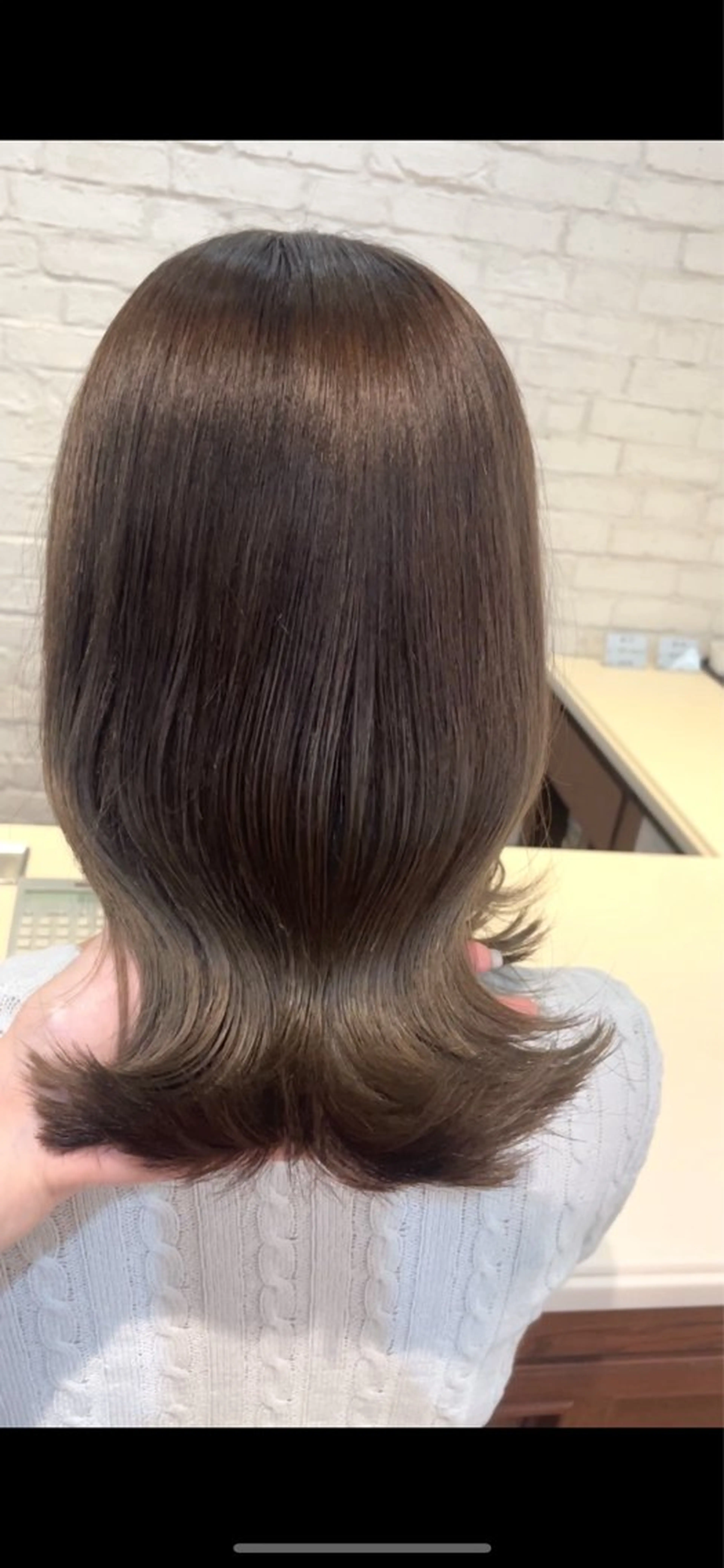 ミディアム カラー ベージュカラー ブリーチ ブリーチなしカラー オリーブベージュ オリーブカラー カット ヘアカラー トリートメント BEBE所属・ご新規様限定 透明感カラーKANAのヘアスタイル