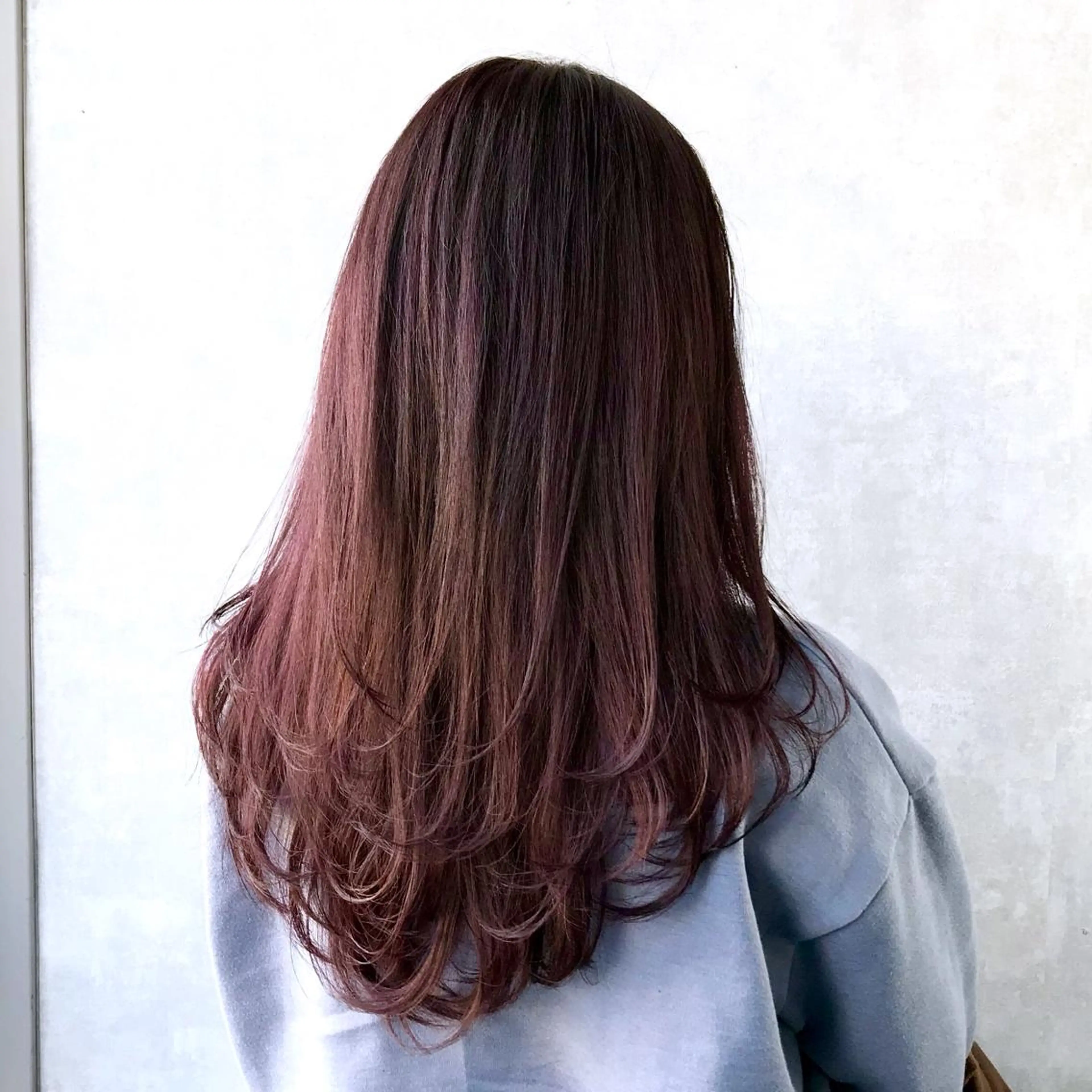 ロング ヨシンモリ ムルギョル巻き 韓国風ヘア レイヤーカット シースルーバング サロウィン所属・K-POP好き美容師 🇰🇷Kai.Yのヘアスタイル