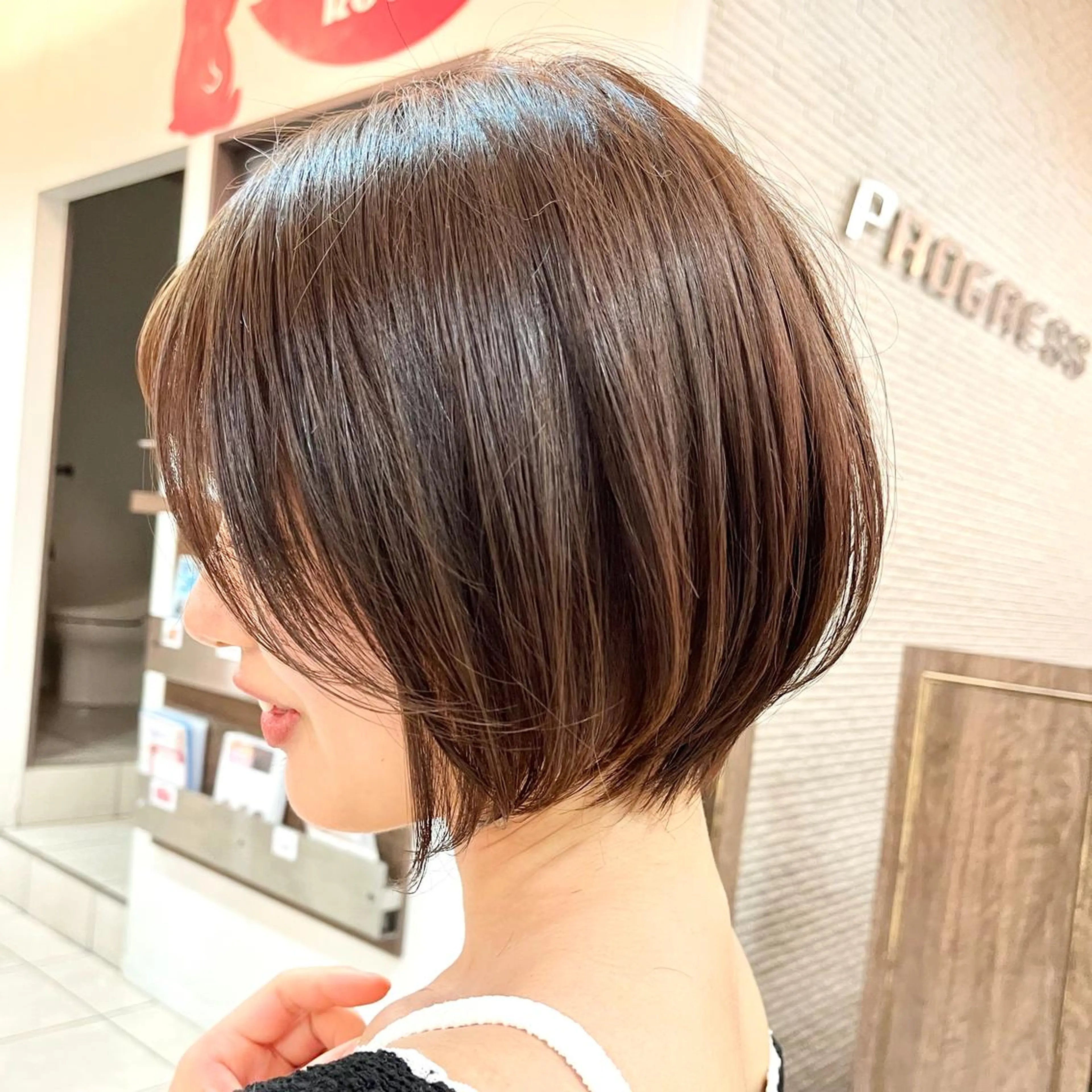 ショート ショートボブ ハンサムショート ボブ くびれヘア ハイライト ✨髪質改善・縮毛矯正 専門美容室マーベルのヘアスタイル