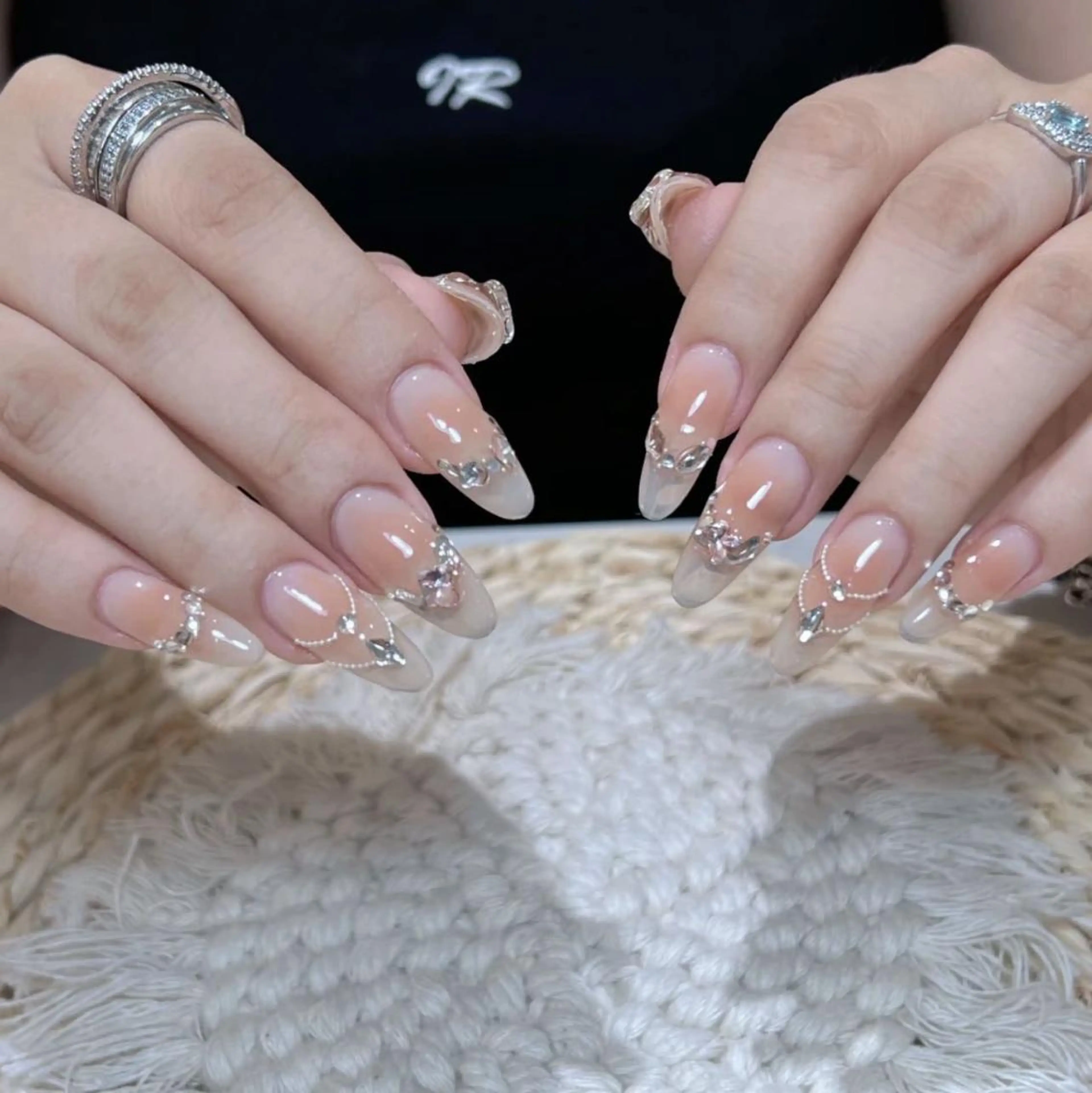 ネイル アートネイル 長さ出し ネイルチップ Queens momoのネイルデザイン