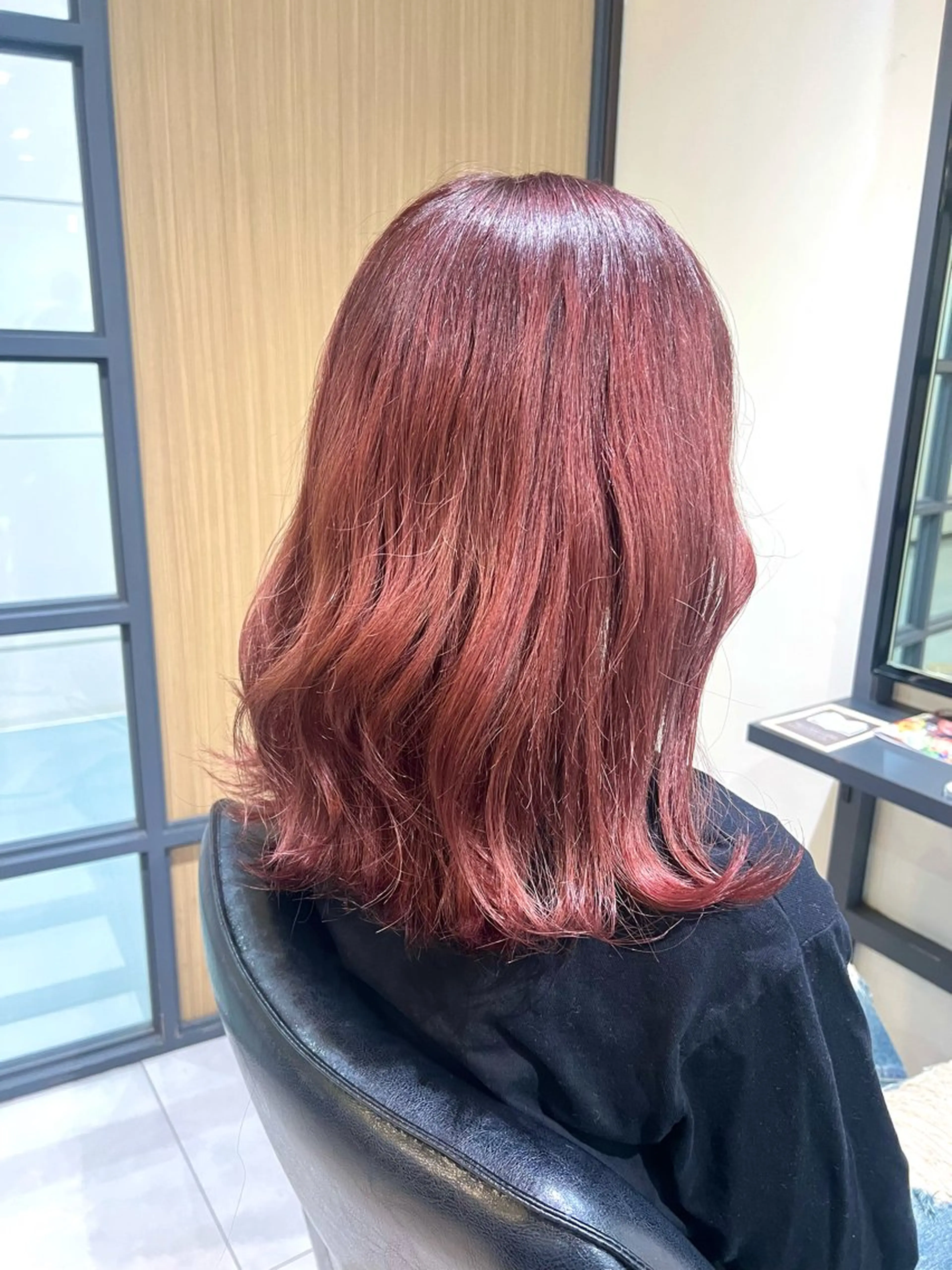 ミディアム カラー Neale. ユメのヘアスタイル