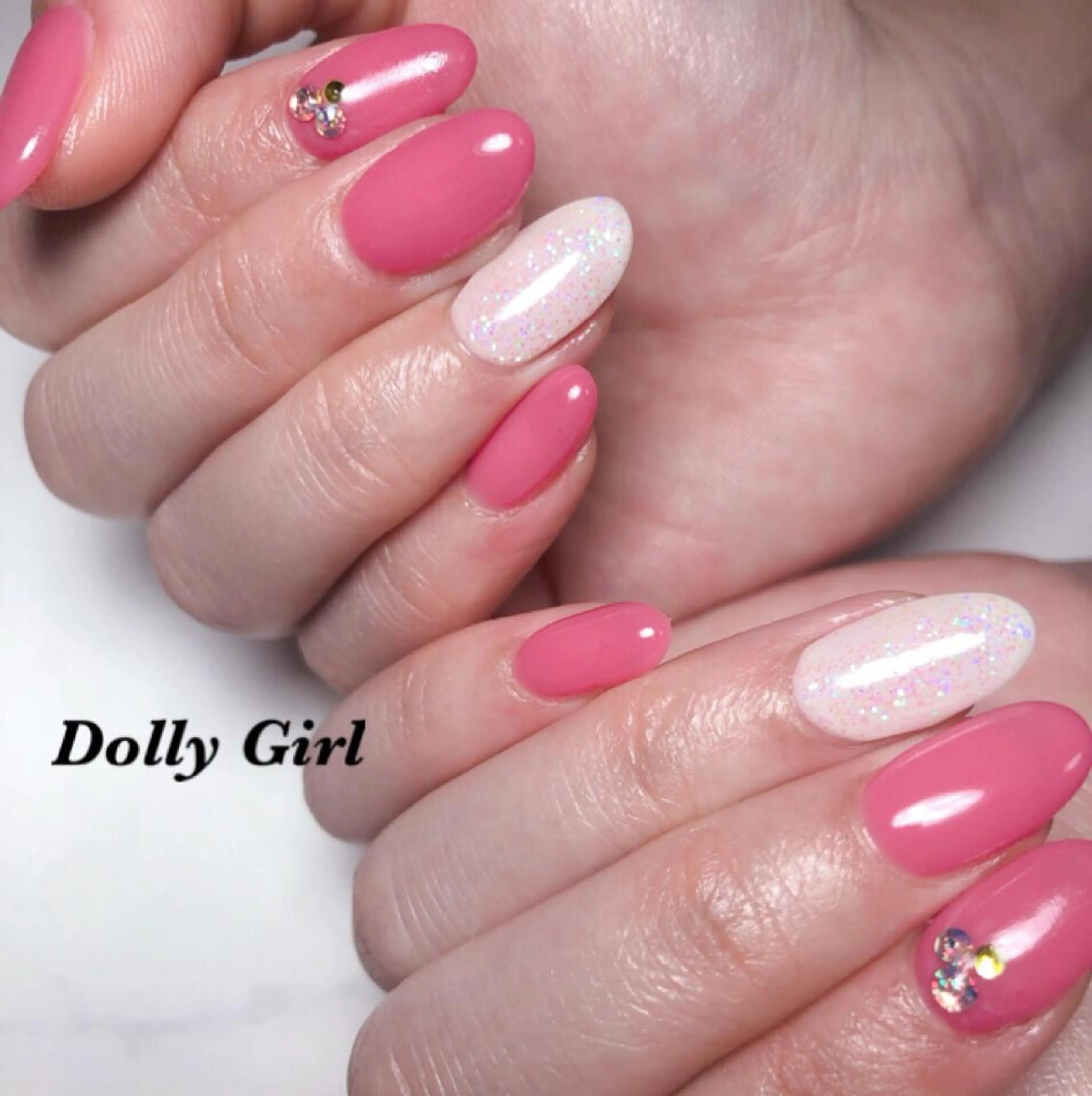ネイル ストーンネイル 個室ネイルサロンDolly Girl〜ドーリーガール〜所属・DollyGirl KYOKOのネイルデザイン