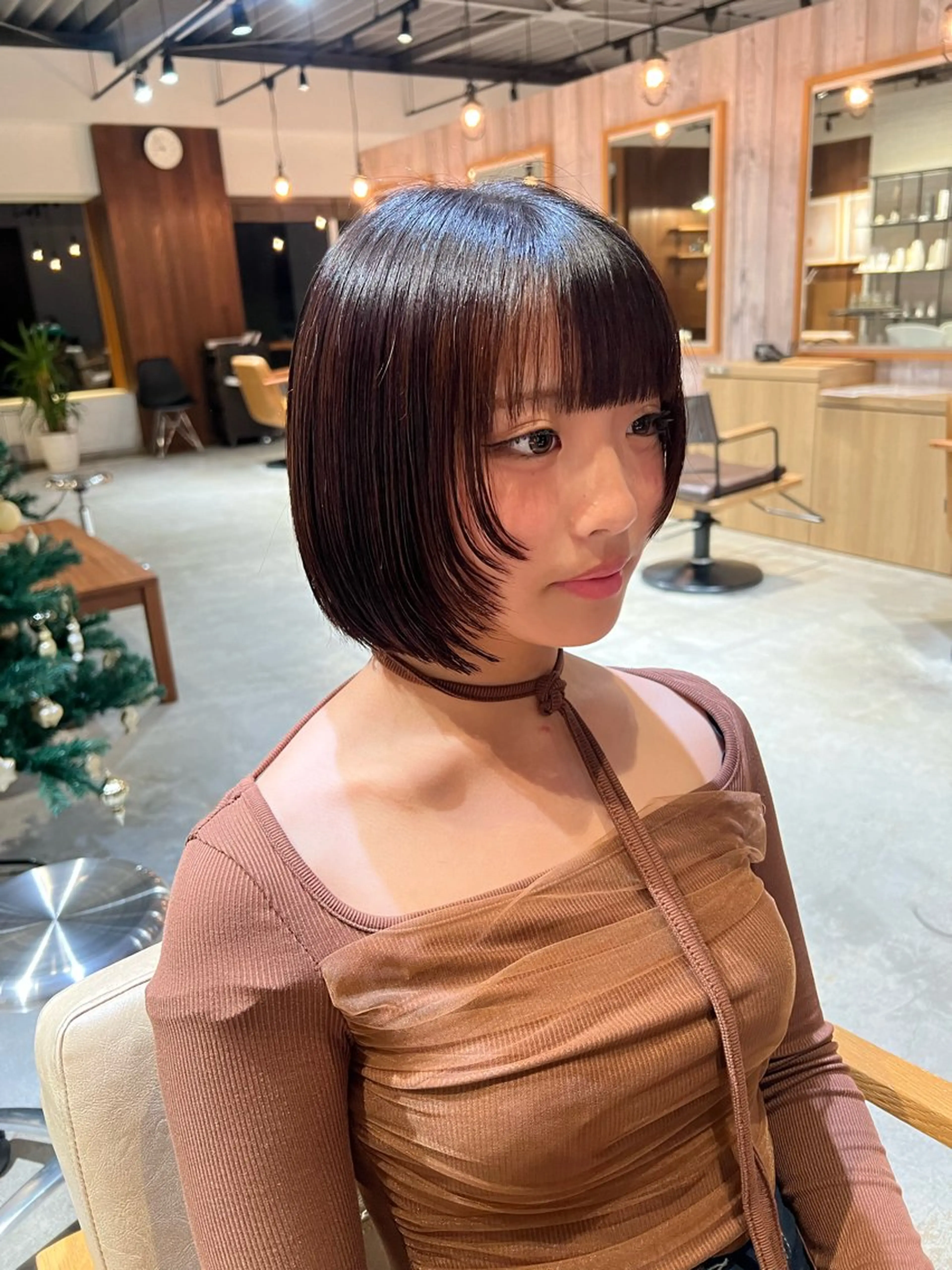 ショート ボブレイヤー ボブ 顔まわりレイヤー レイヤーカット 時﨑 実子/透明感カラーのヘアスタイル