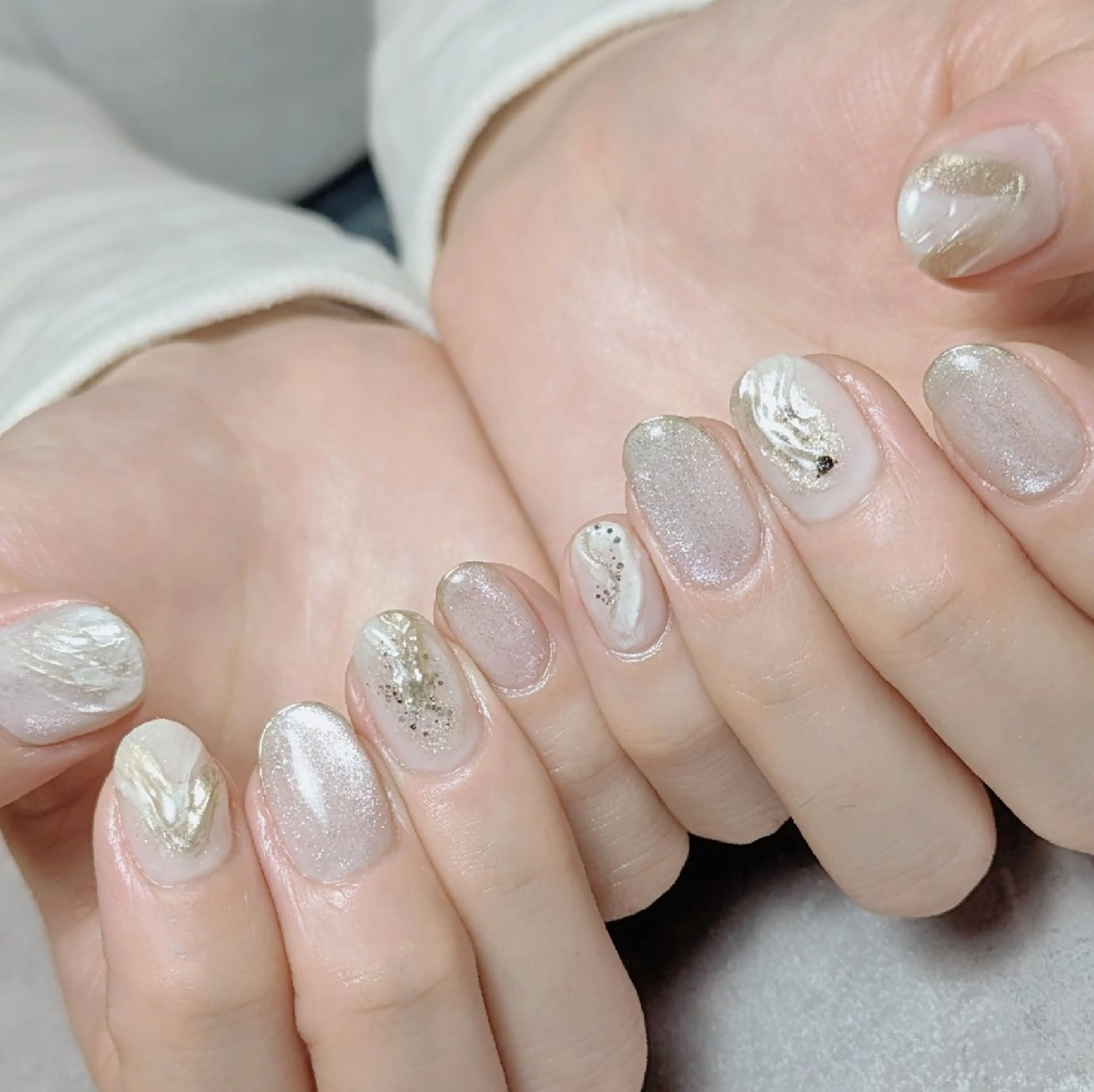 ネイル ショートネイル ホワイト ハンドネイル jolie  ISIHARAのネイルデザイン