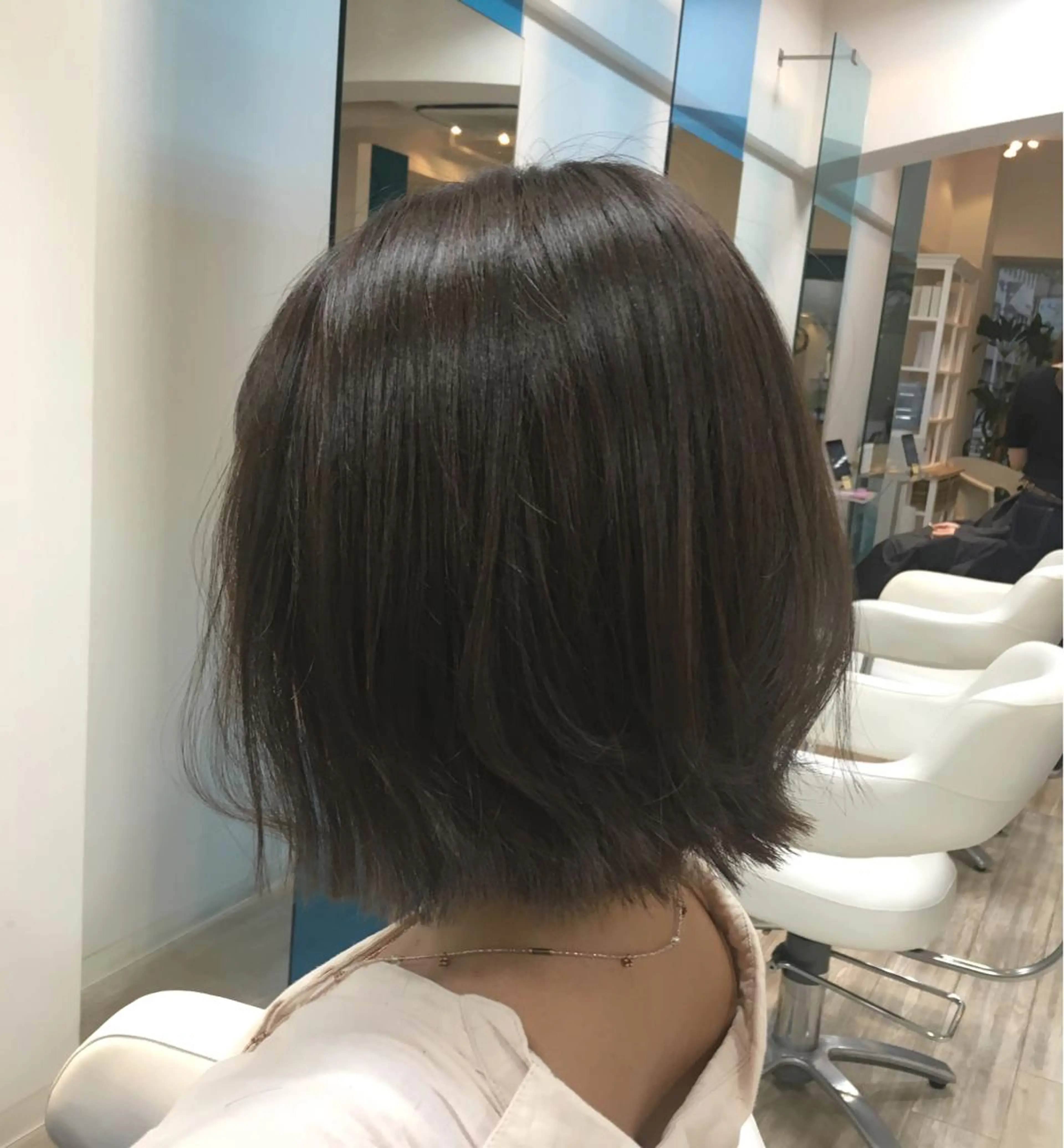 ミディアム 切りっぱなしボブ ボブ ヘアカラー NATSUKI💟 EARTH二俣川のヘアスタイル