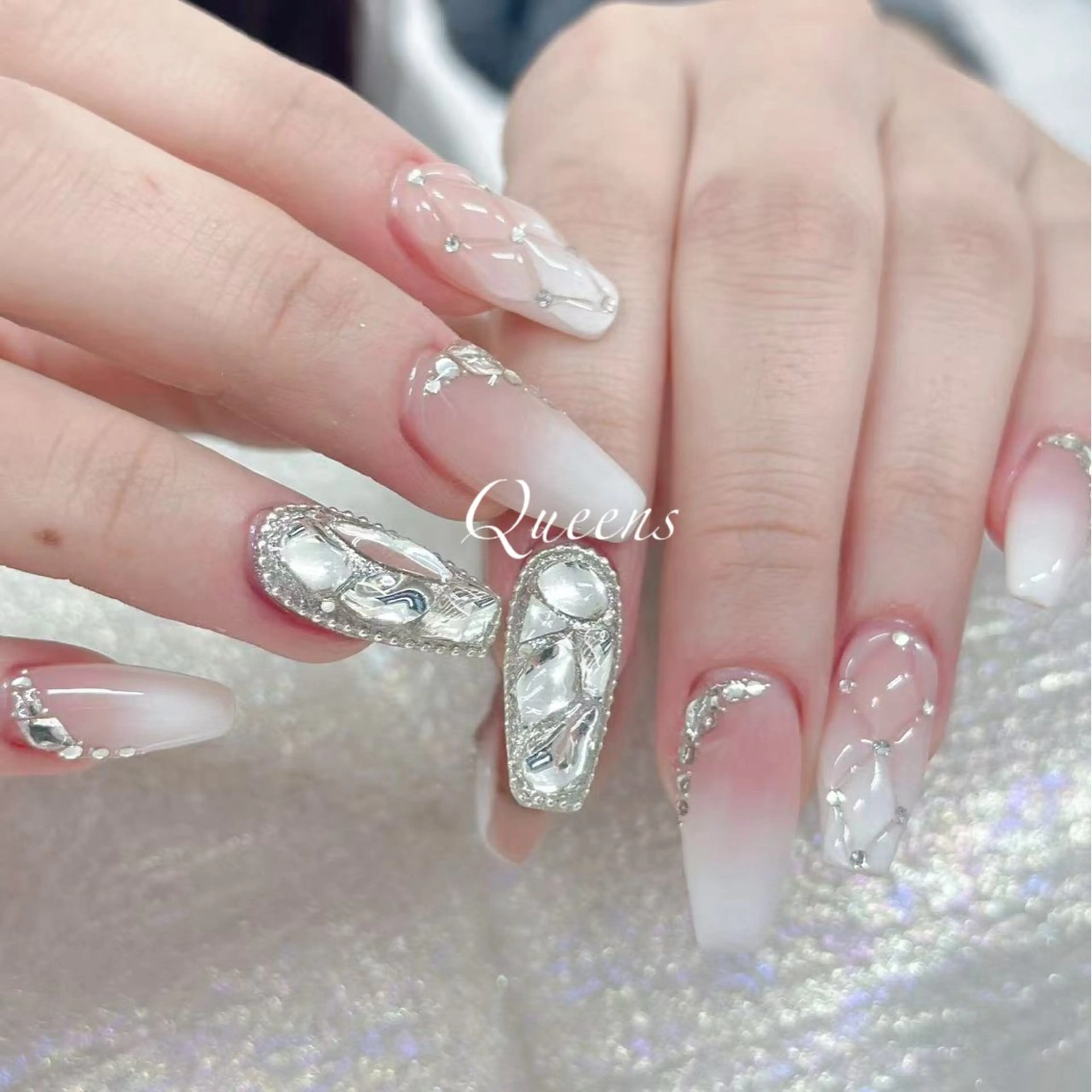 ネイル ハンドネイル Queens マオのネイルデザイン