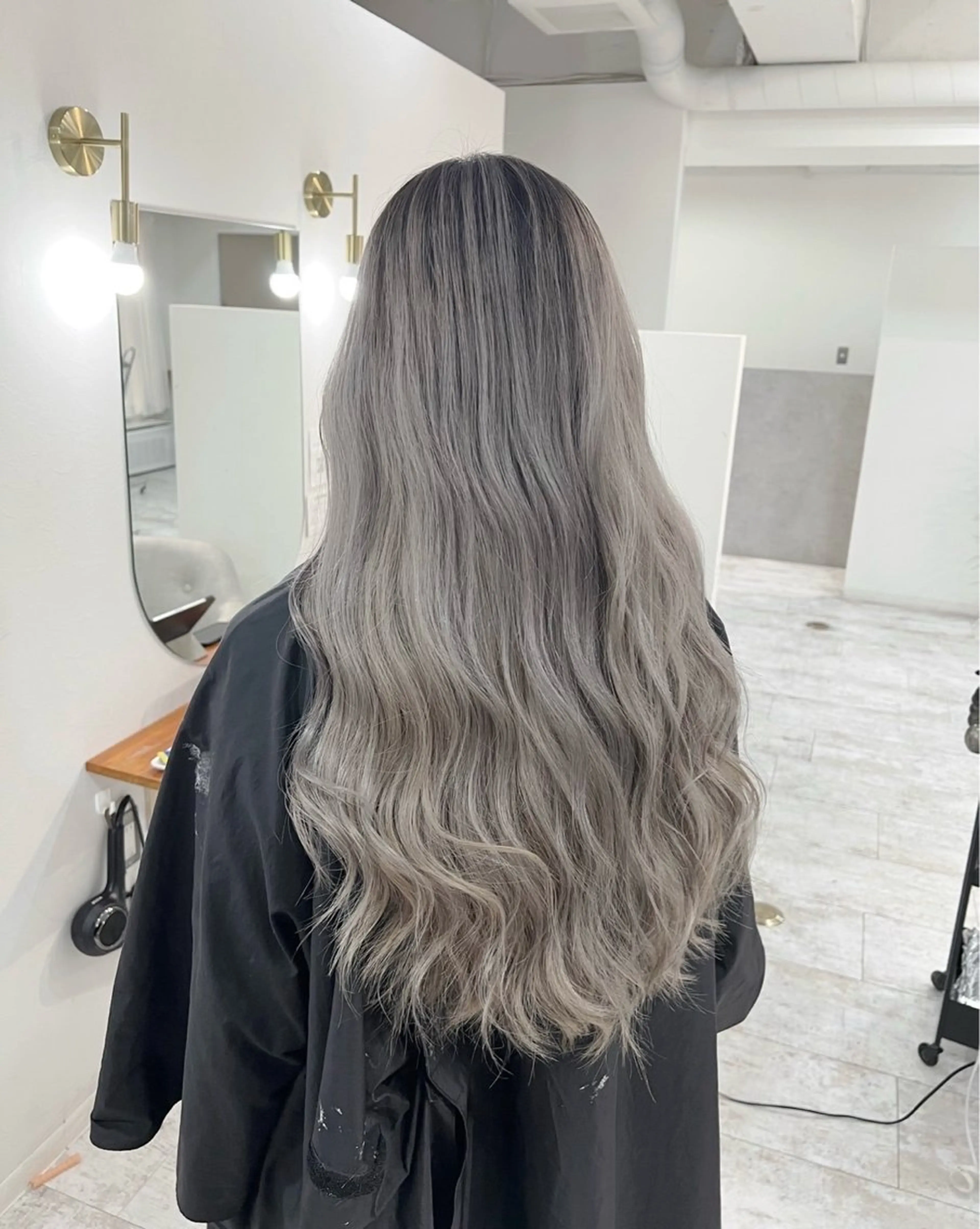 ロング カラー バレイヤージュ グレージュ レイヤーカット ヘアカラー トリートメント ROBIN所属・指名数No.1 /NAOYAのヘアスタイル