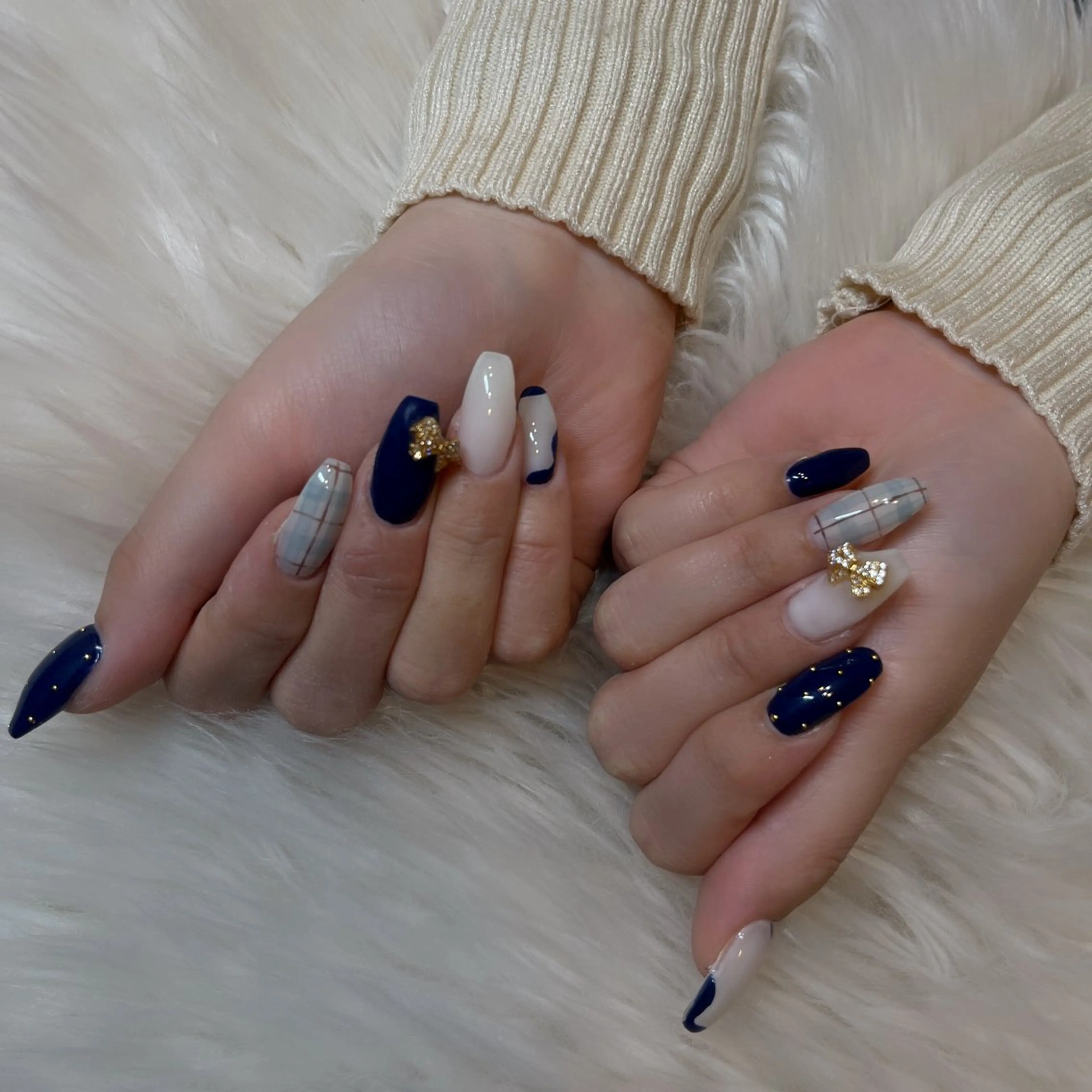 メンズ ネイル ドット ネイビー ハンドネイル Private Atelierのネイルデザイン