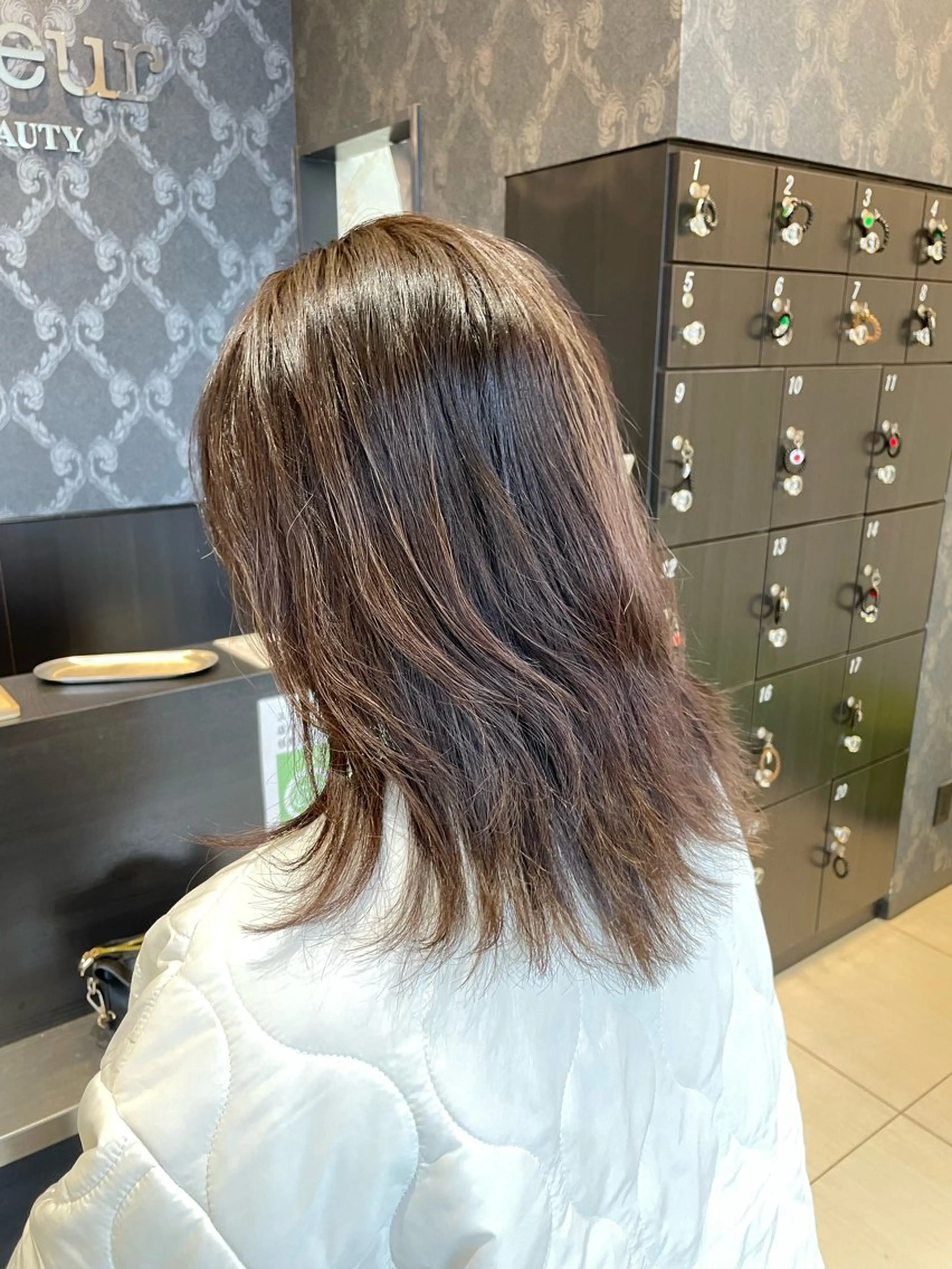 セミロング くびれヘア くびれレイヤー レイヤーカット 野水 隆雅のヘアスタイル