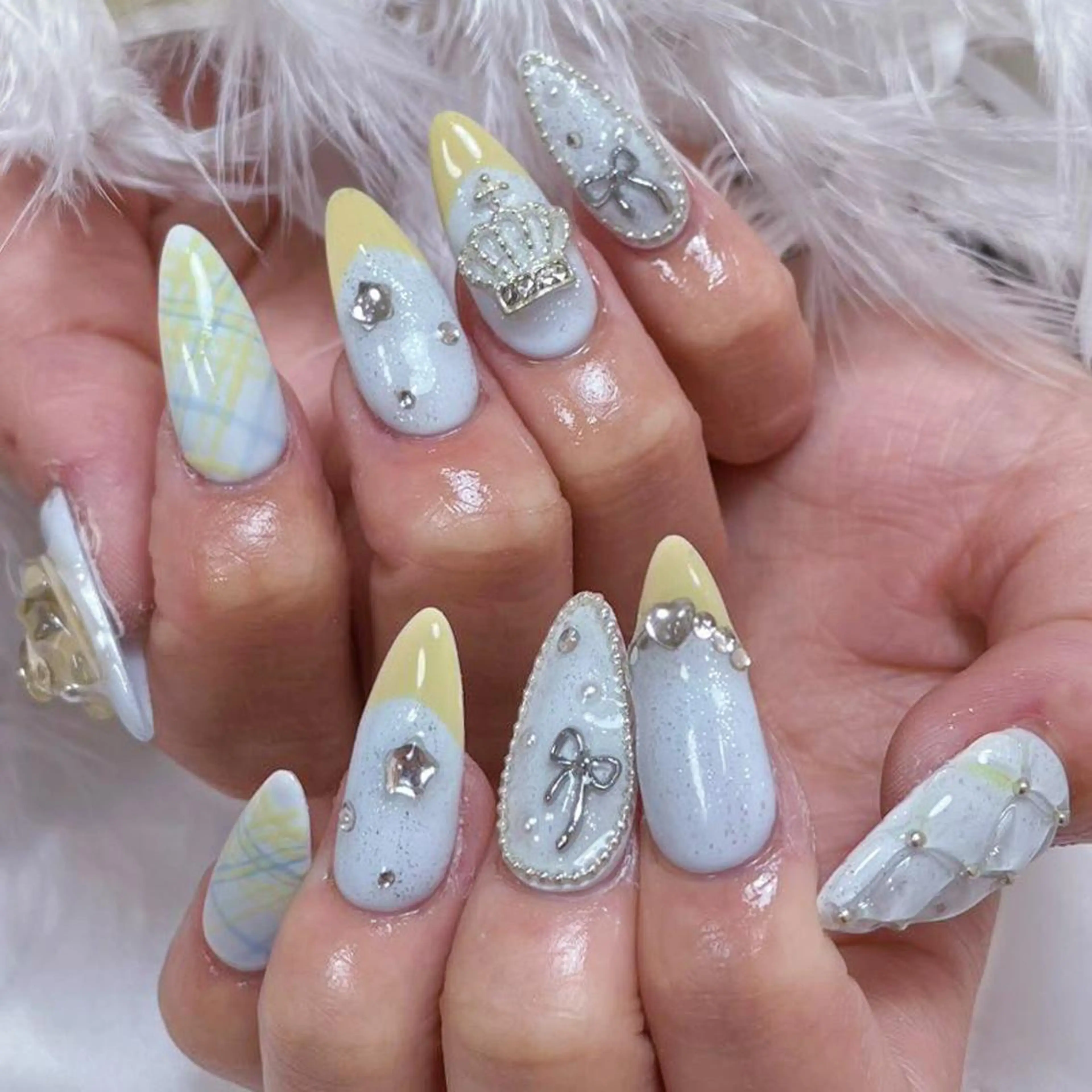 ネイル アートネイル オーロラネイル ガーリー キラキラネイル 韓国ネイル ハンドネイル DIANMOND NAIL🌸のネイルデザイン