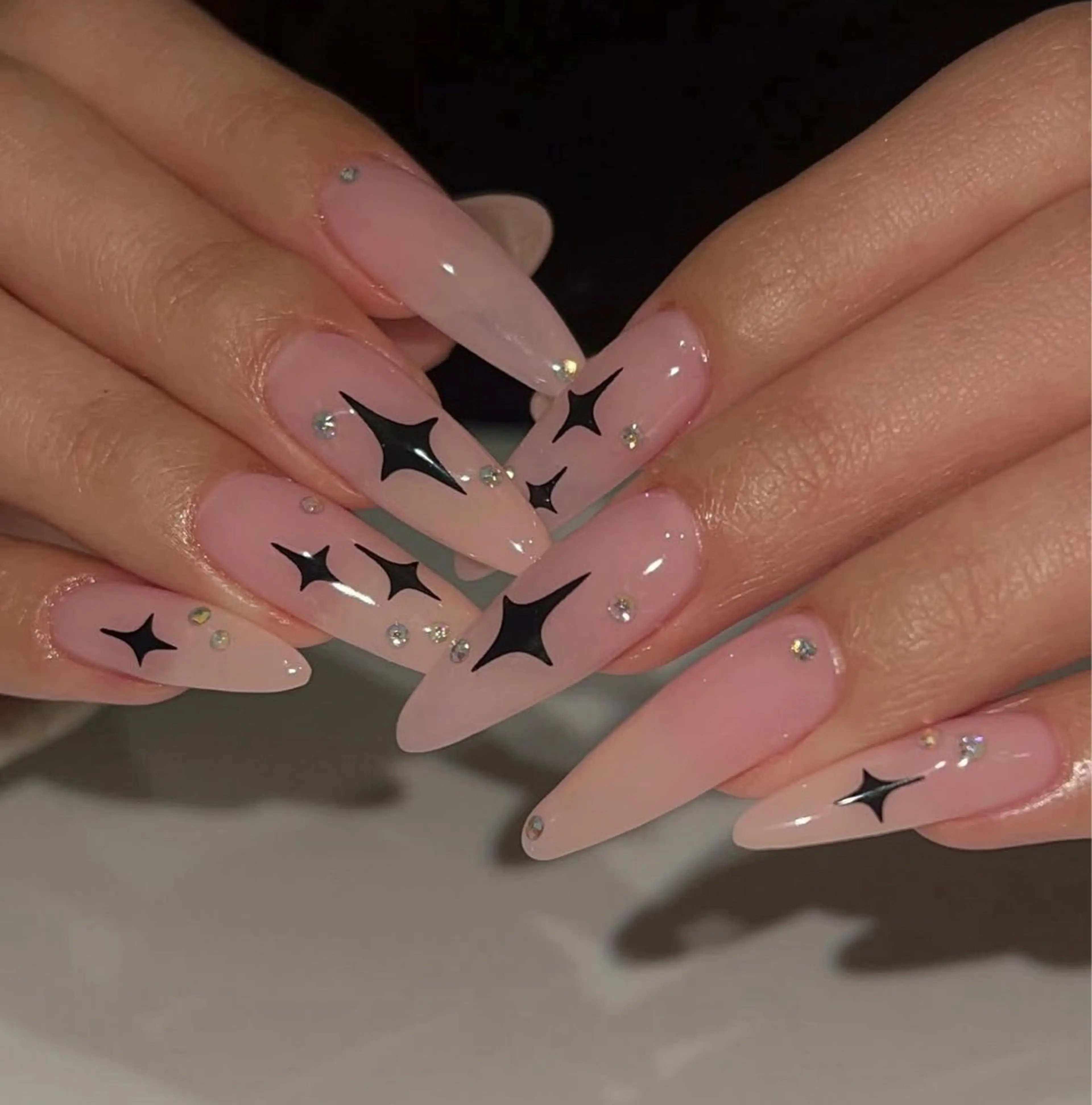 ネイル 長さ出し グラデーション キラキラネイル 韓国ネイル ラメ(グリッター) ハンドネイル ハンドケア Chisa Nail Studio所属・チ サのネイルデザイン