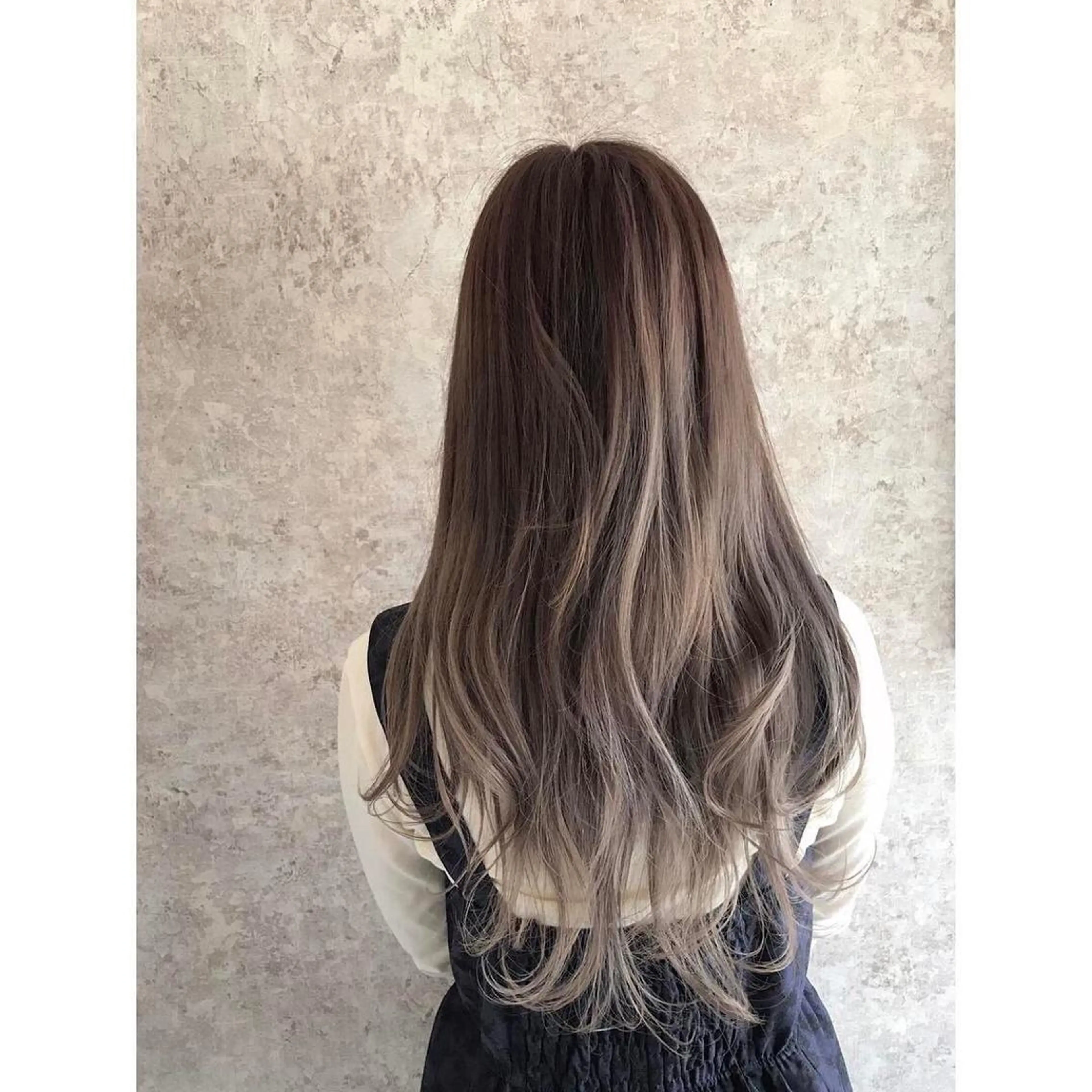 セミロング カラー due hair 京都駅前店 MILBON オージュア認定サロン【デューヘアー】所属・ハイトーンブリーチ 土坂 由志【京都】のヘアスタイル