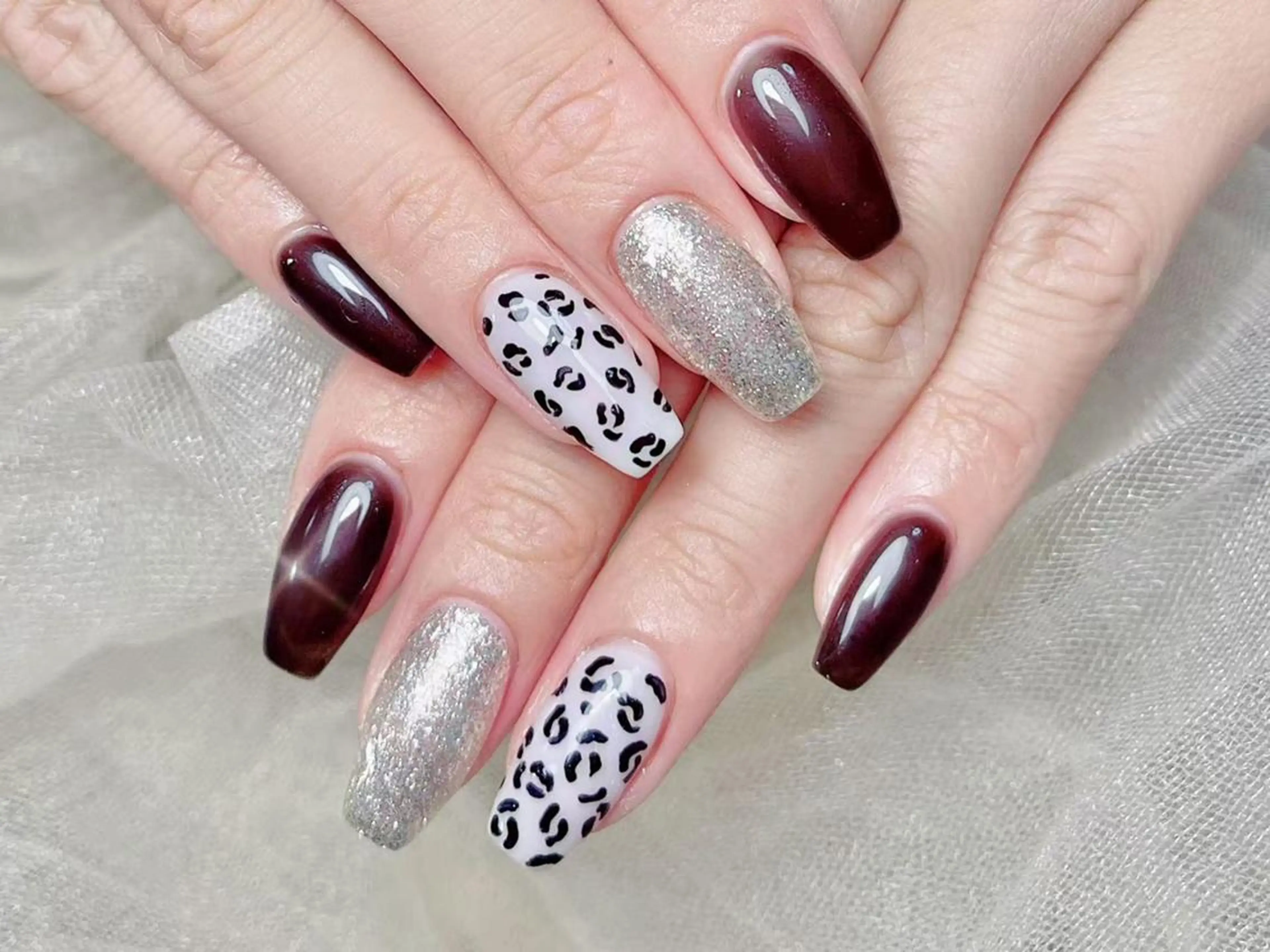 ネイル アートネイル オーロラネイル チークネイル 成人式 長さ出し Mia Miaのネイルデザイン