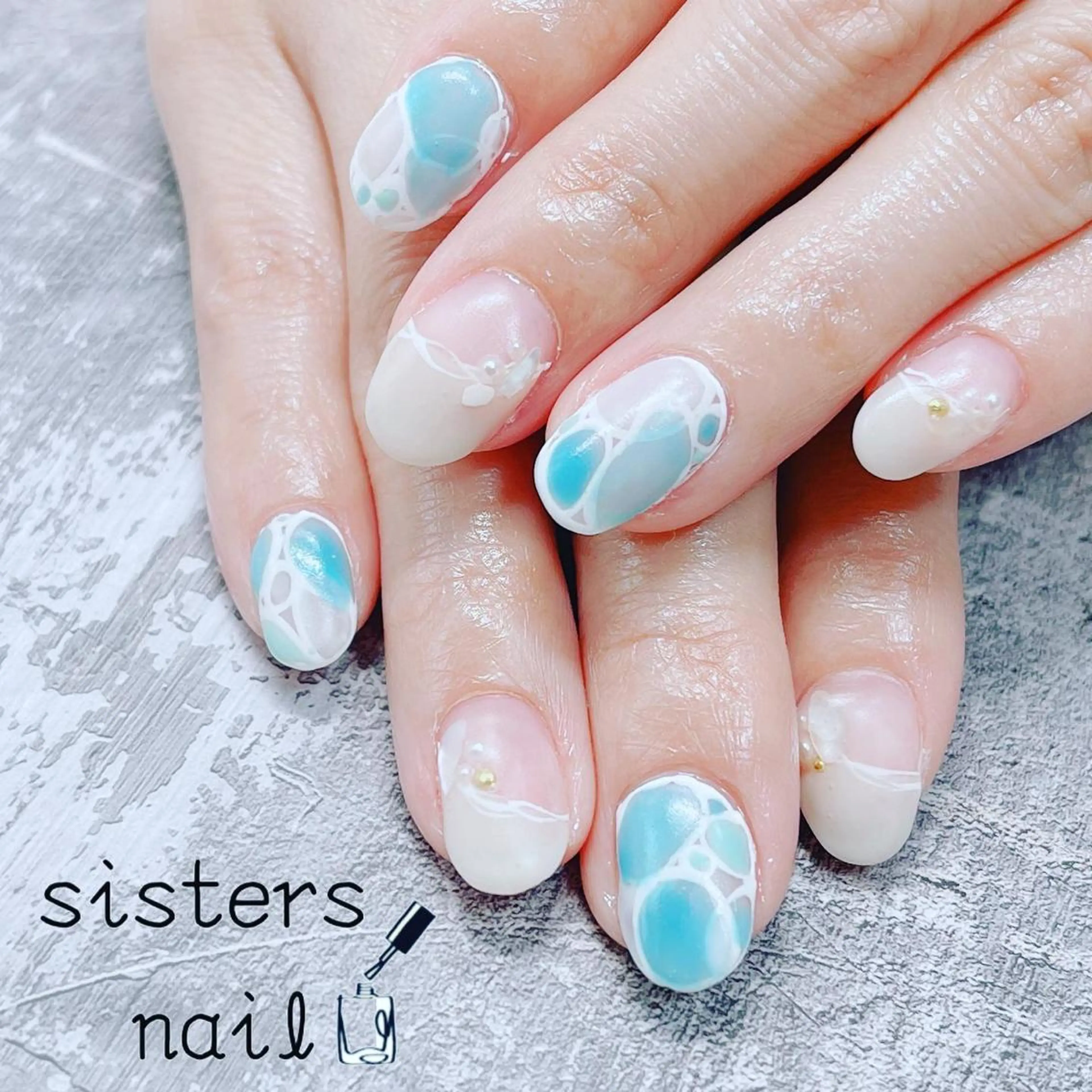 ネイル アートネイル フレンチネイル マットネイル ニュアンスネイル 斜めフレンチ sisters nail.fのネイルデザイン