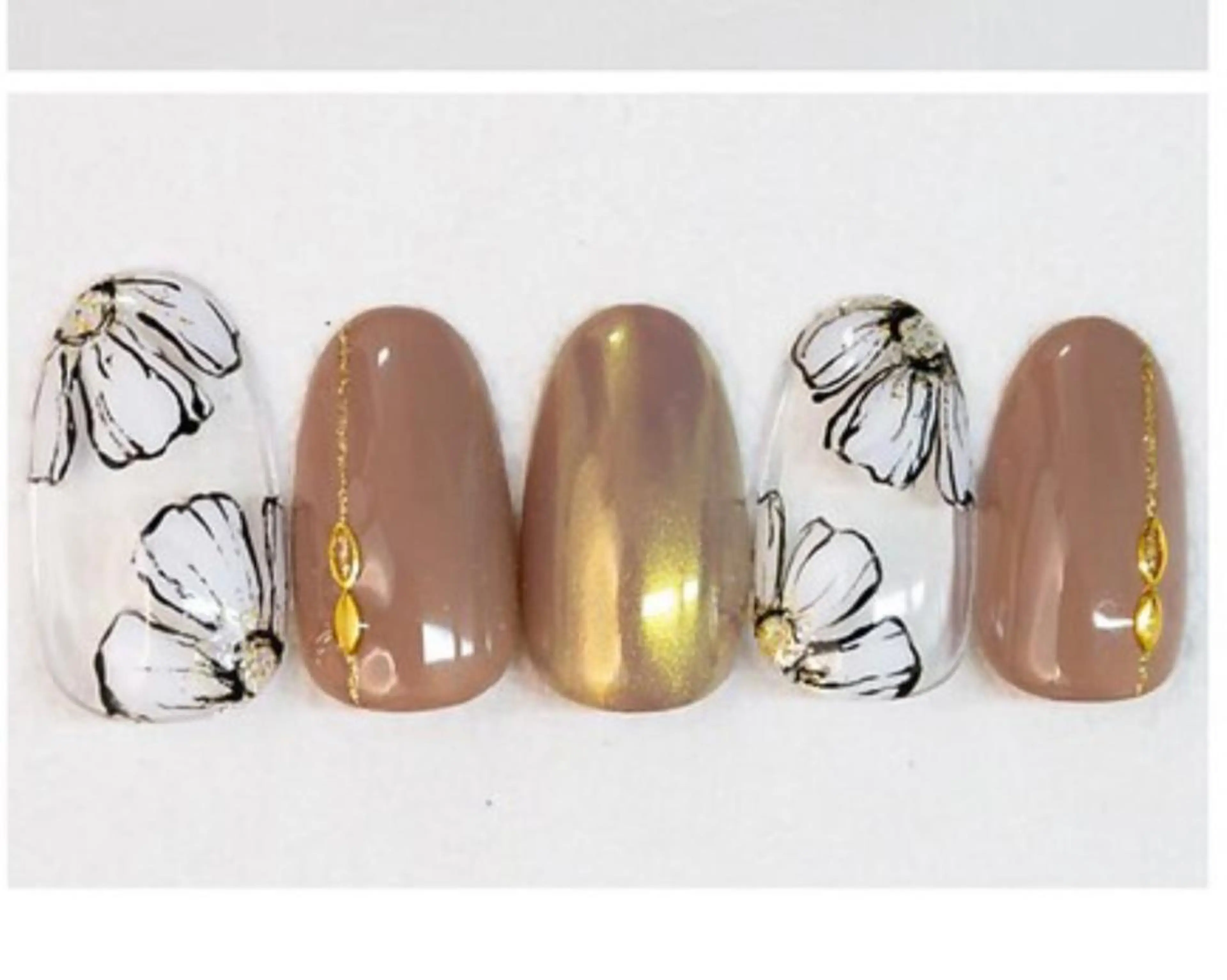 ネイル クレアラルーチェ折尾所属・クレアラルーチェ 折尾のマツエク・マツパデザイン