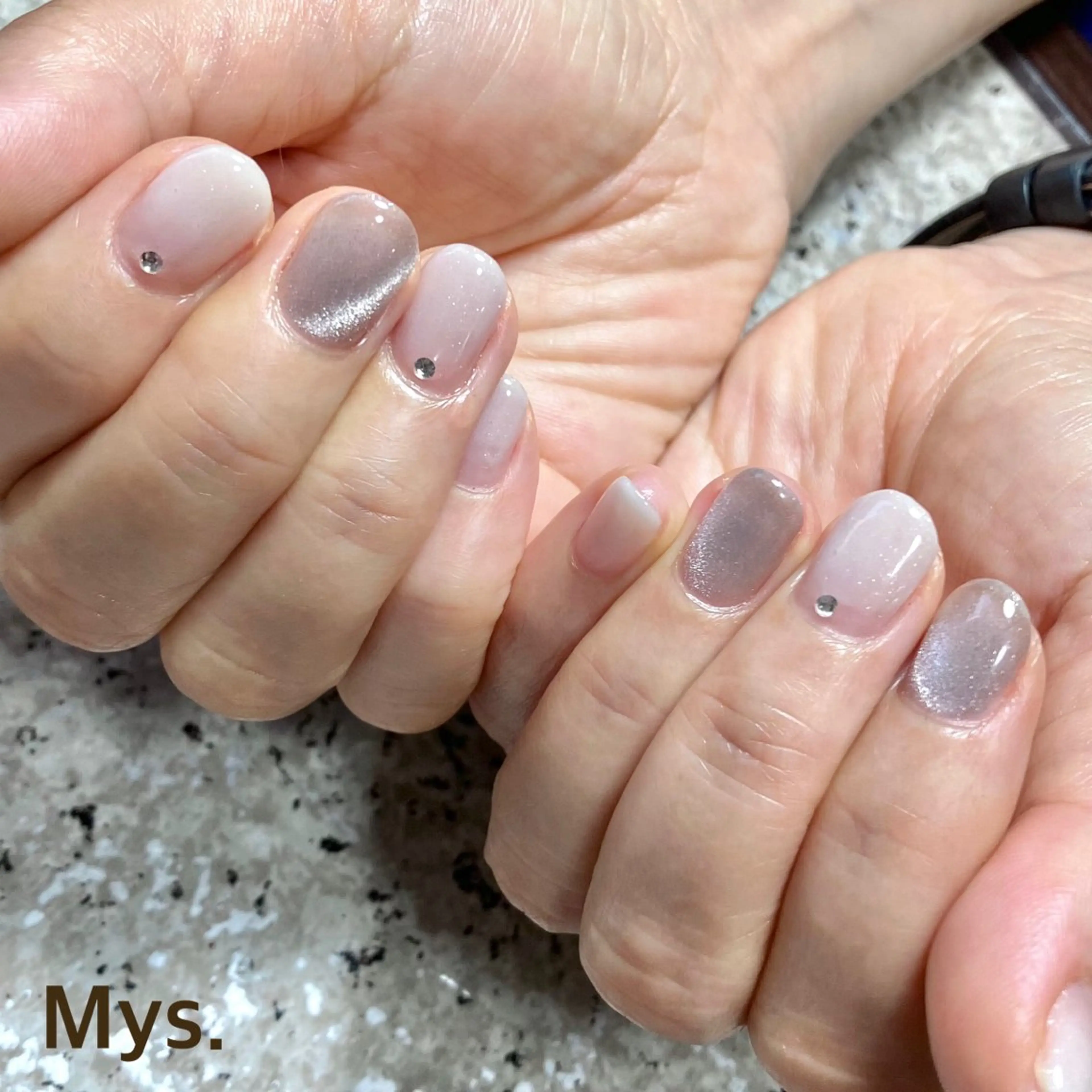 ネイル マグネットネイル ハンドネイル Mys. 三上紗紀のネイルデザイン