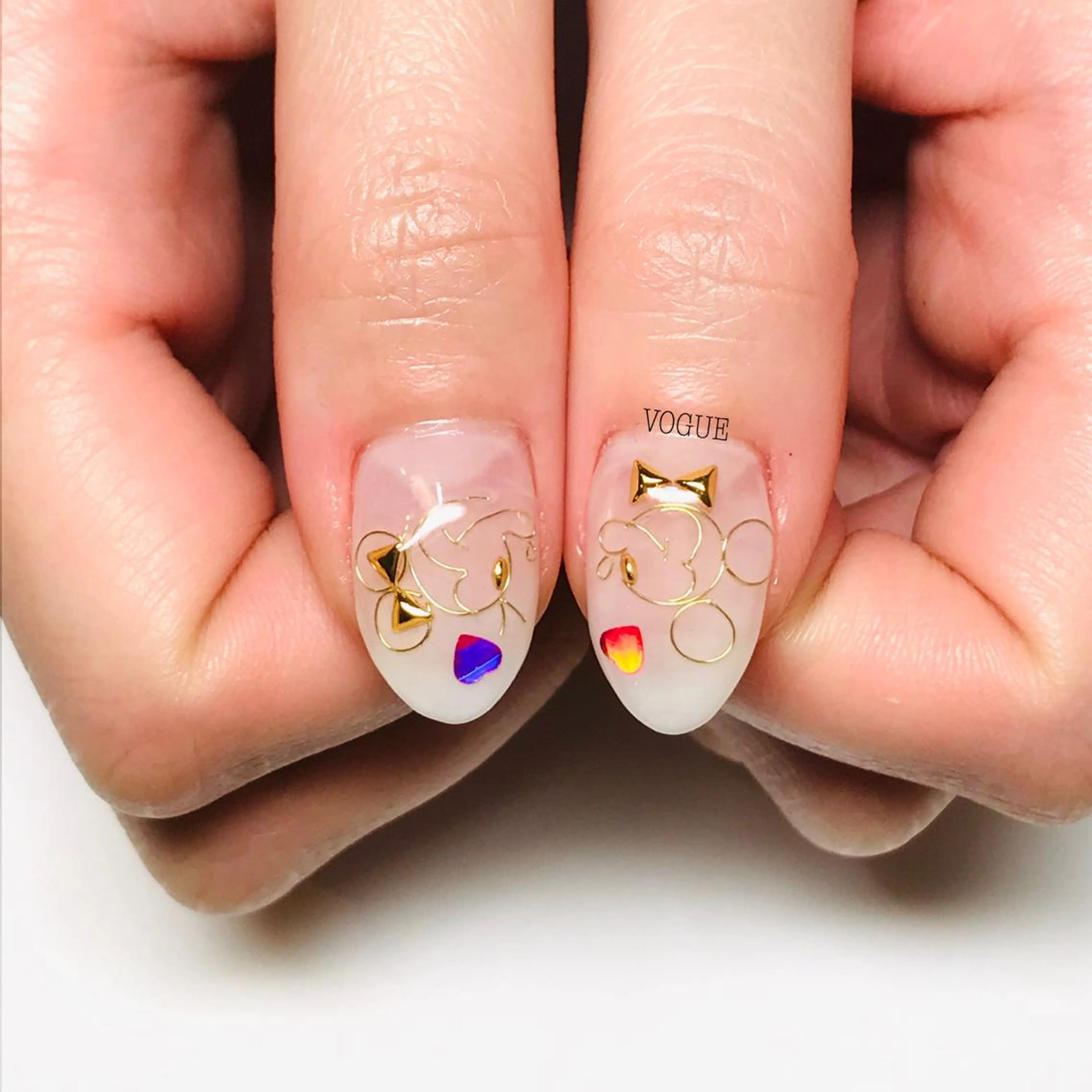 ネイル ハンドネイル VOGUE ×SWANのネイルデザイン